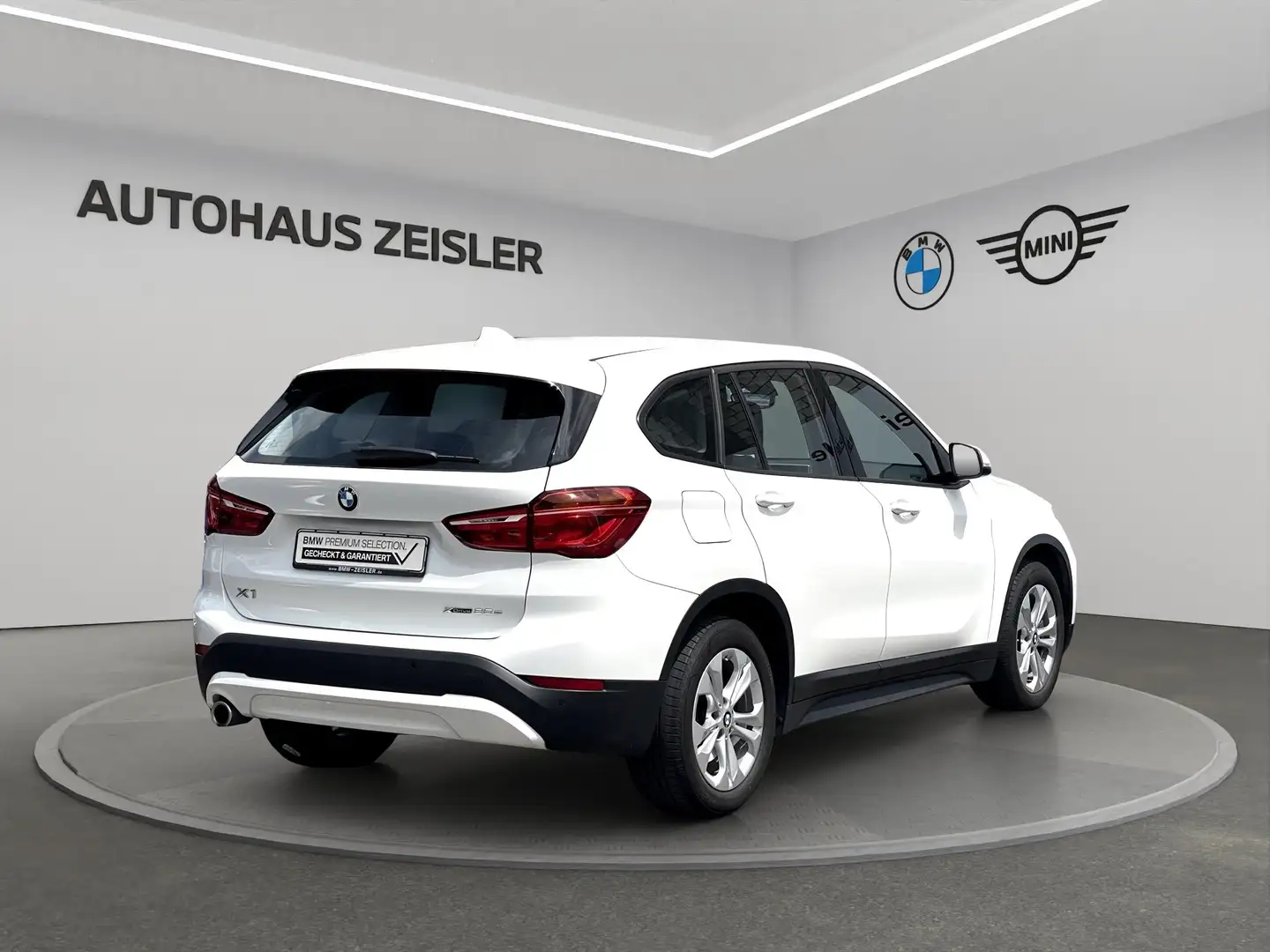 BMW X1 xDrive25e *20tkm* Navi Parkassistent DAB Weiß - 2