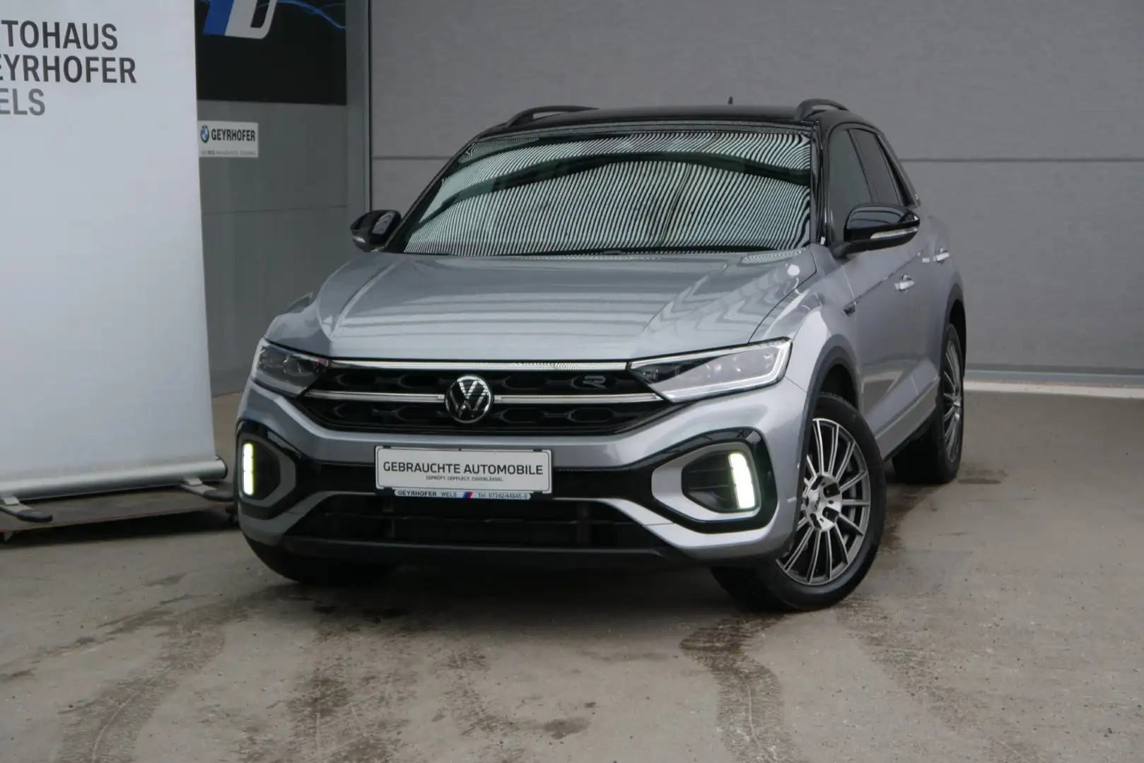 Volkswagen T-Roc 1,5 TSI ACT R-Line DSG *R-Line/Navi/ACC/Apple-CarPlay/RFK* Grau - 2