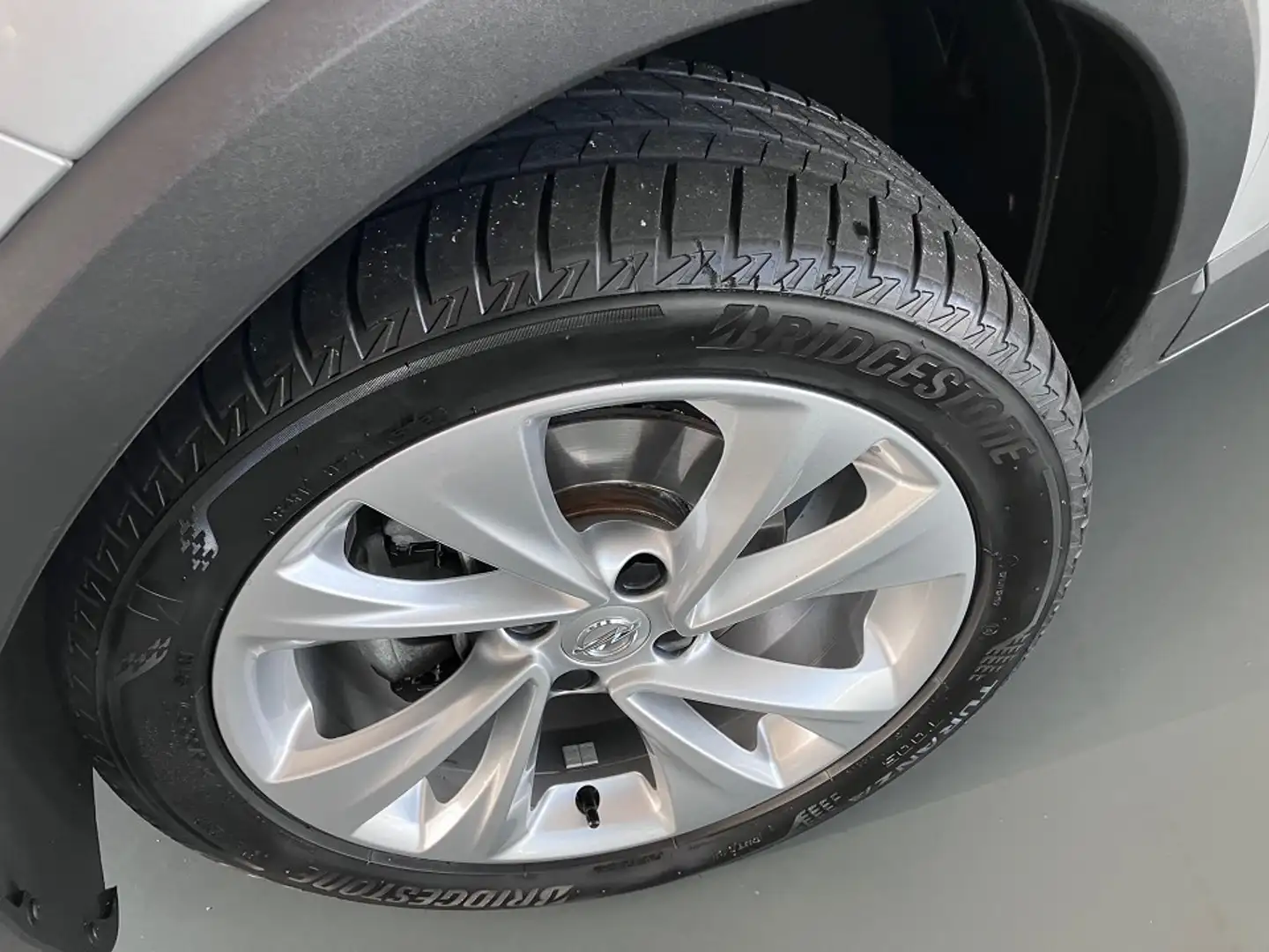 Opel Crossland X 1.2 Turbo Innovation - AHK/ LED/ PDC Silber - 2