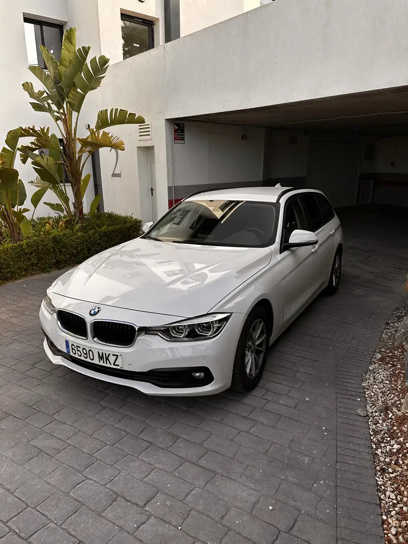 BMW 320 320i Touring Aut. Advantage - 1
