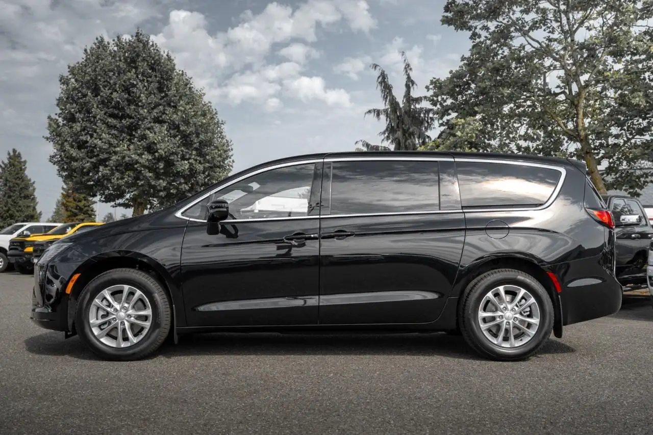 Chrysler Pacifica снимка Chrysler Pacifica