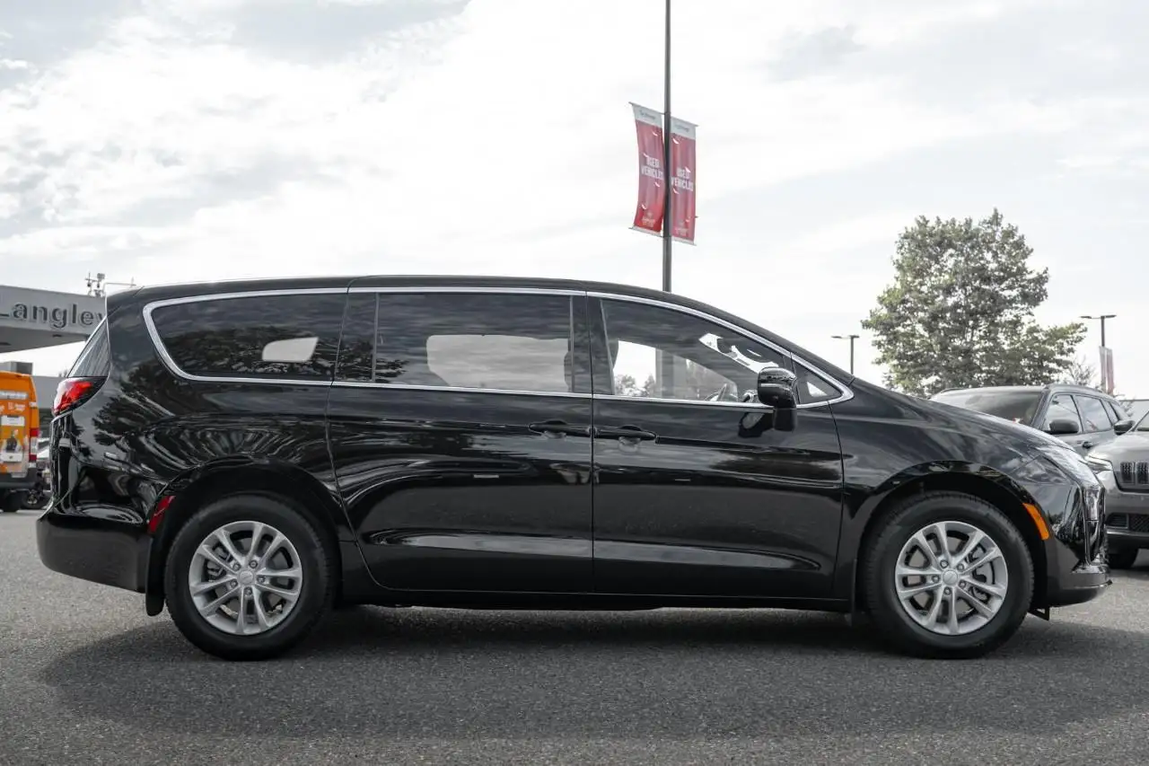 Chrysler Pacifica снимка Chrysler Pacifica