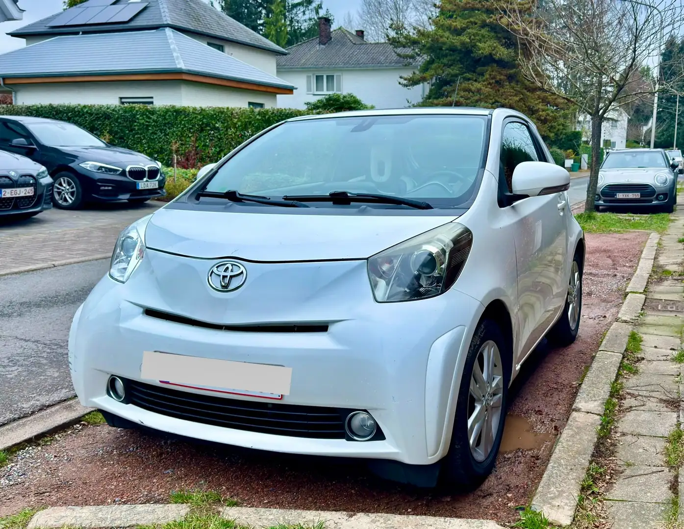 Toyota iQ iQ 1.33i VVT-i Premium Weiß - 1