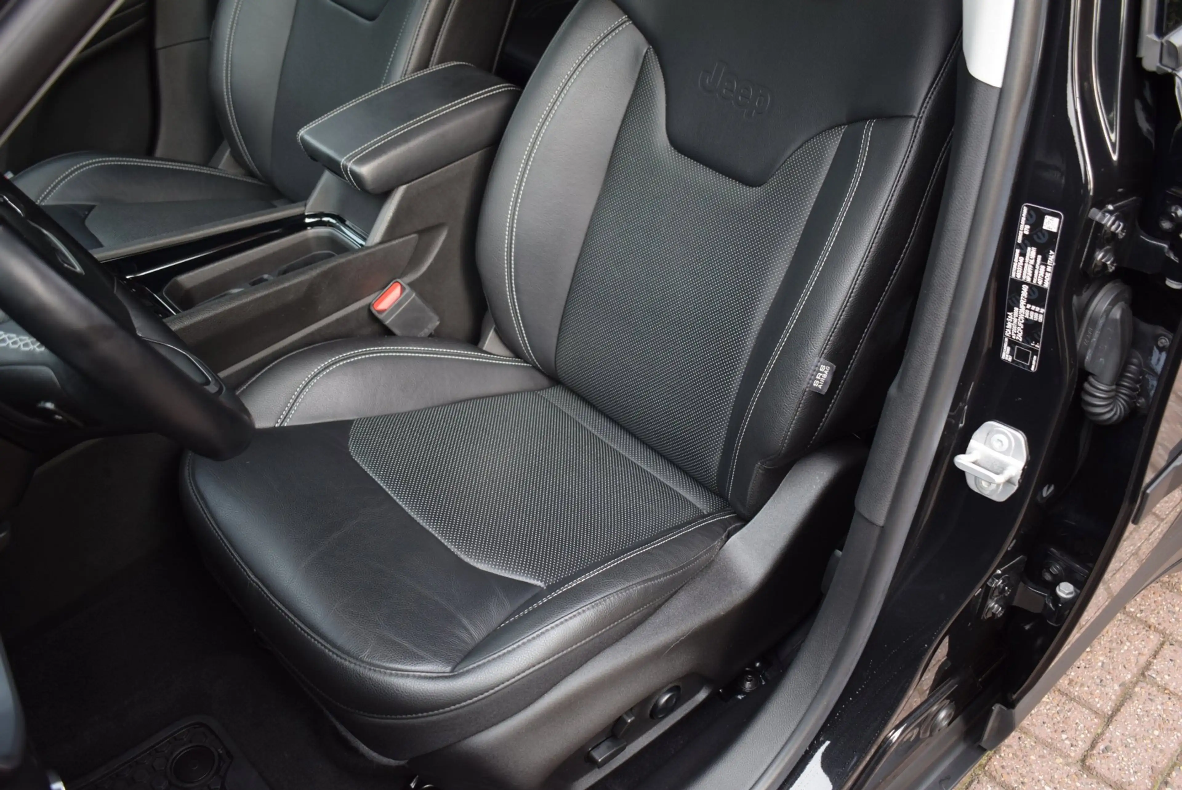 Jeep Compass 4xe 190 Plug-in Hybrid Electric Limited Lease Ed. — photo 18