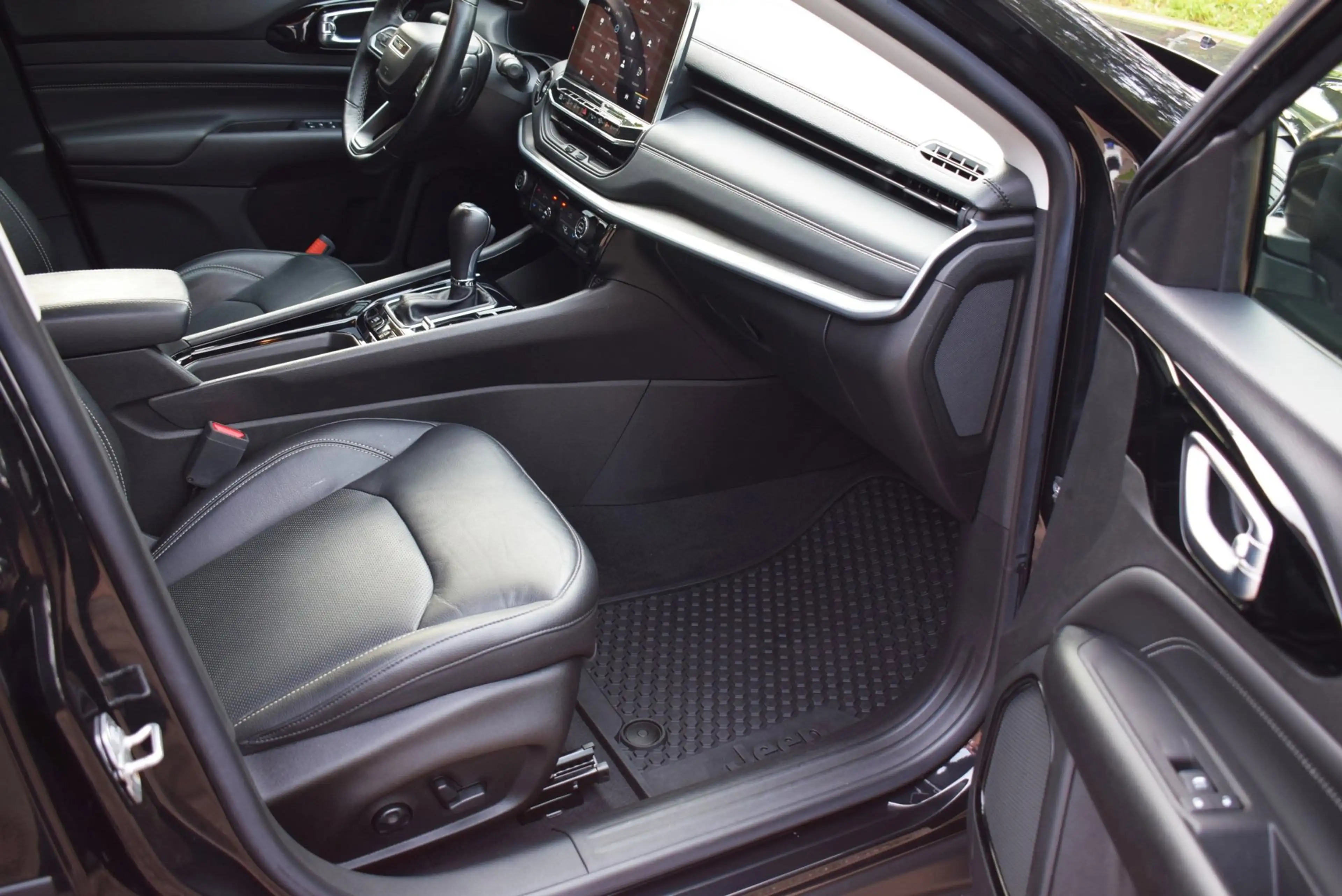 Jeep Compass 4xe 190 Plug-in Hybrid Electric Limited Lease Ed. — photo 12