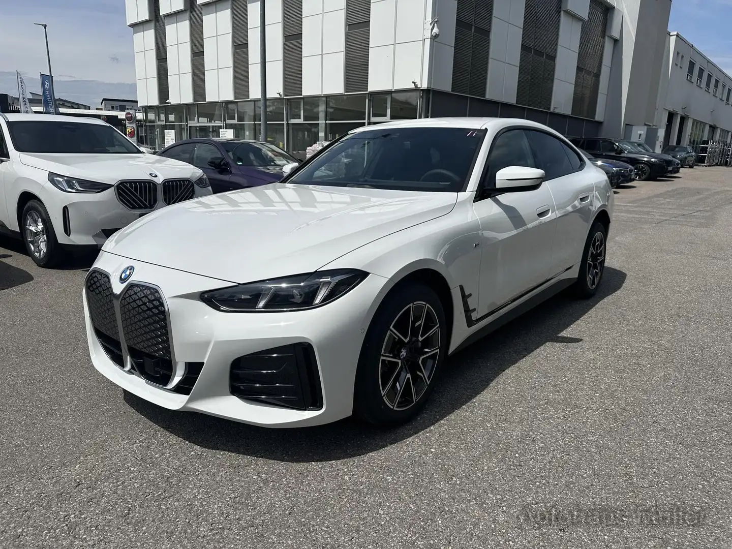 BMW i4 eDrive40 0,25% M Sport AHK ACC HiFi Keyless LED Wit - 2