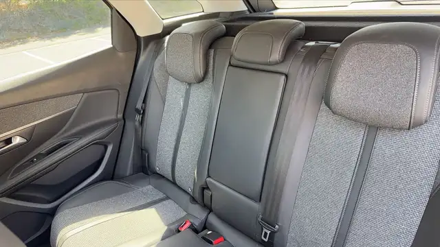 Peugeot 3008 view 9