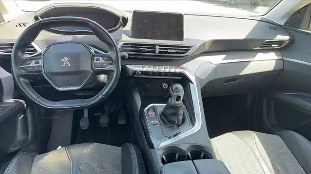 Peugeot 3008 view 11
