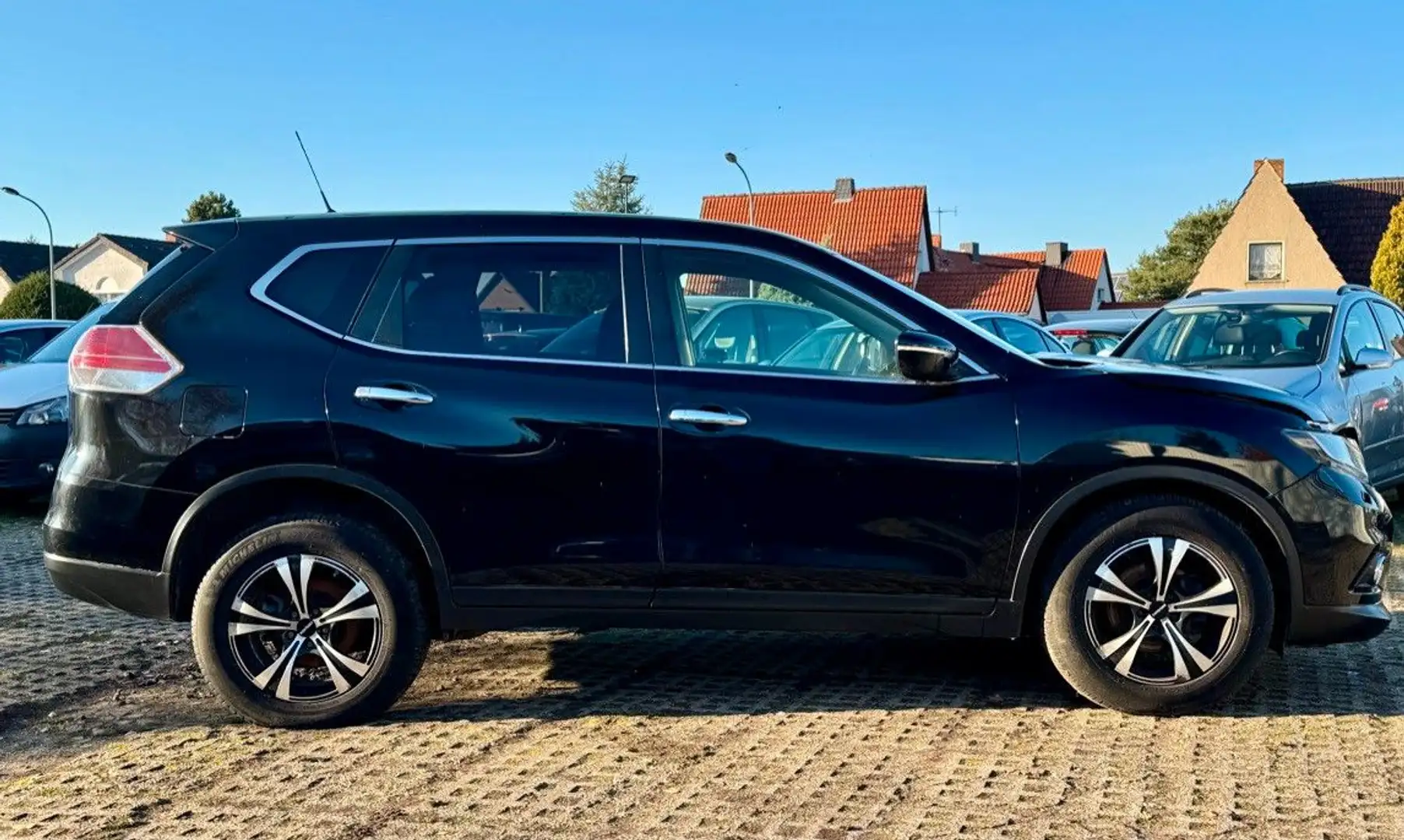 Nissan X-Trail N-Vision KLIMA*TEMPOMAT* Schwarz - 2