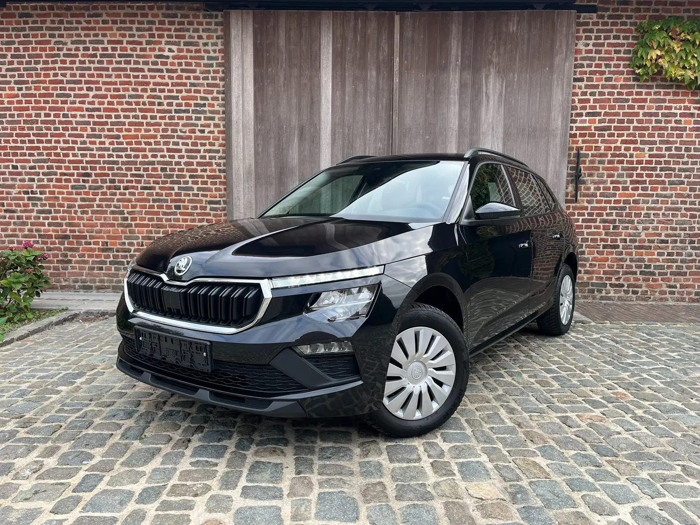 Skoda Kamiq 1.0 TSI NEW MODEL Carplay DigitalCockpit Led Zwart - 1