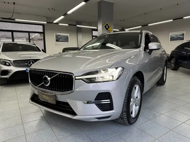 Volvo XC60 2.0 b4 Momentum Pro awd auto