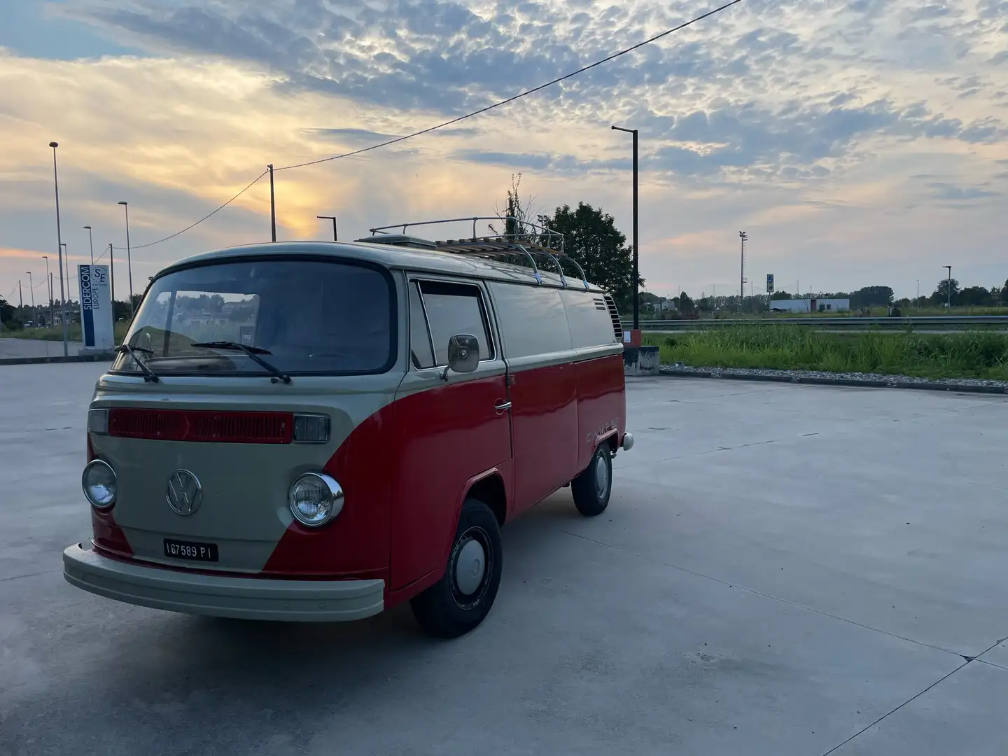 Volkswagen T2 camperizzato - 1