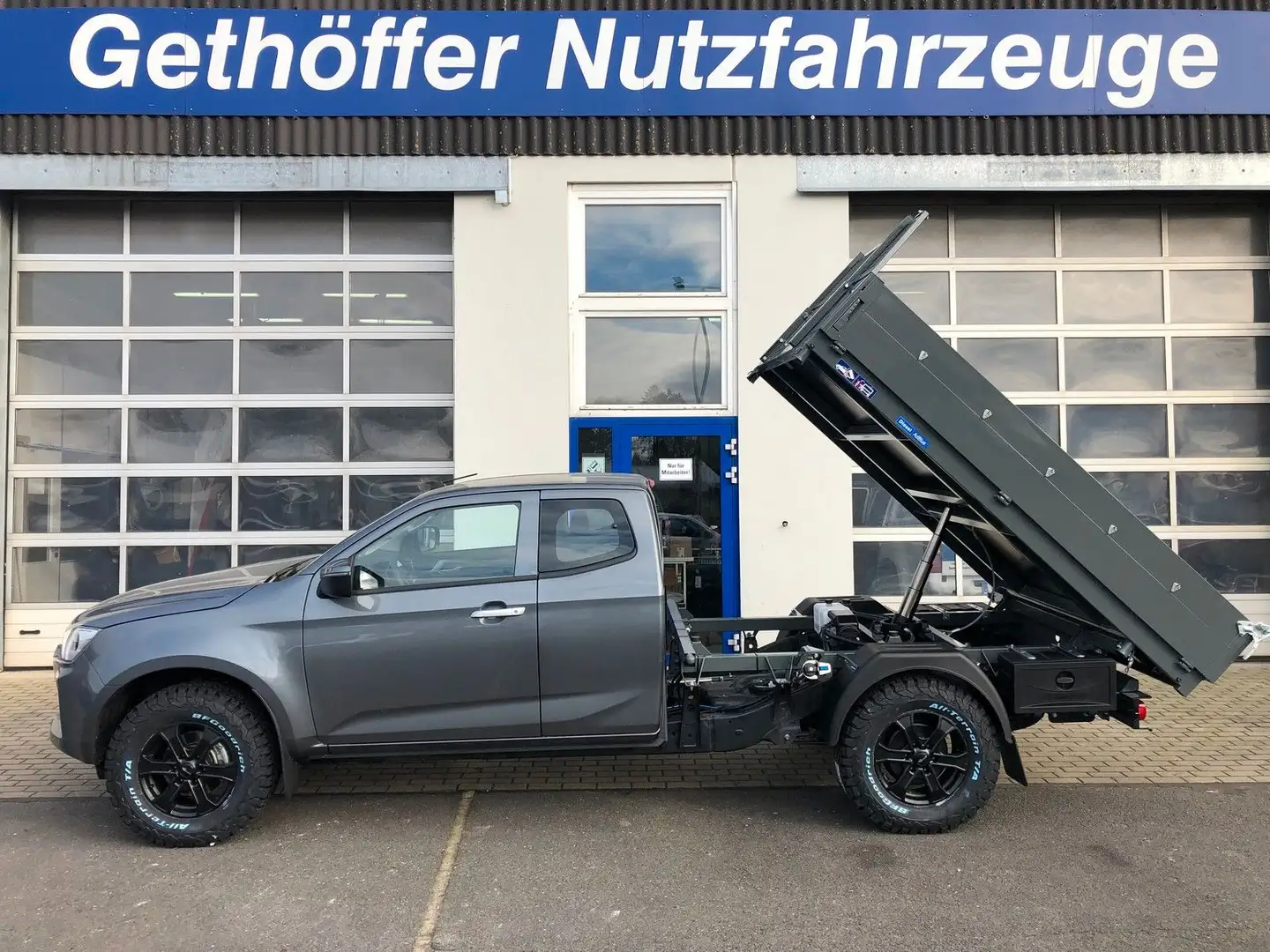 Isuzu D-Max BIG-MAX L2 Space Cab LS AT mit Kipper MY23 Grijs - 2