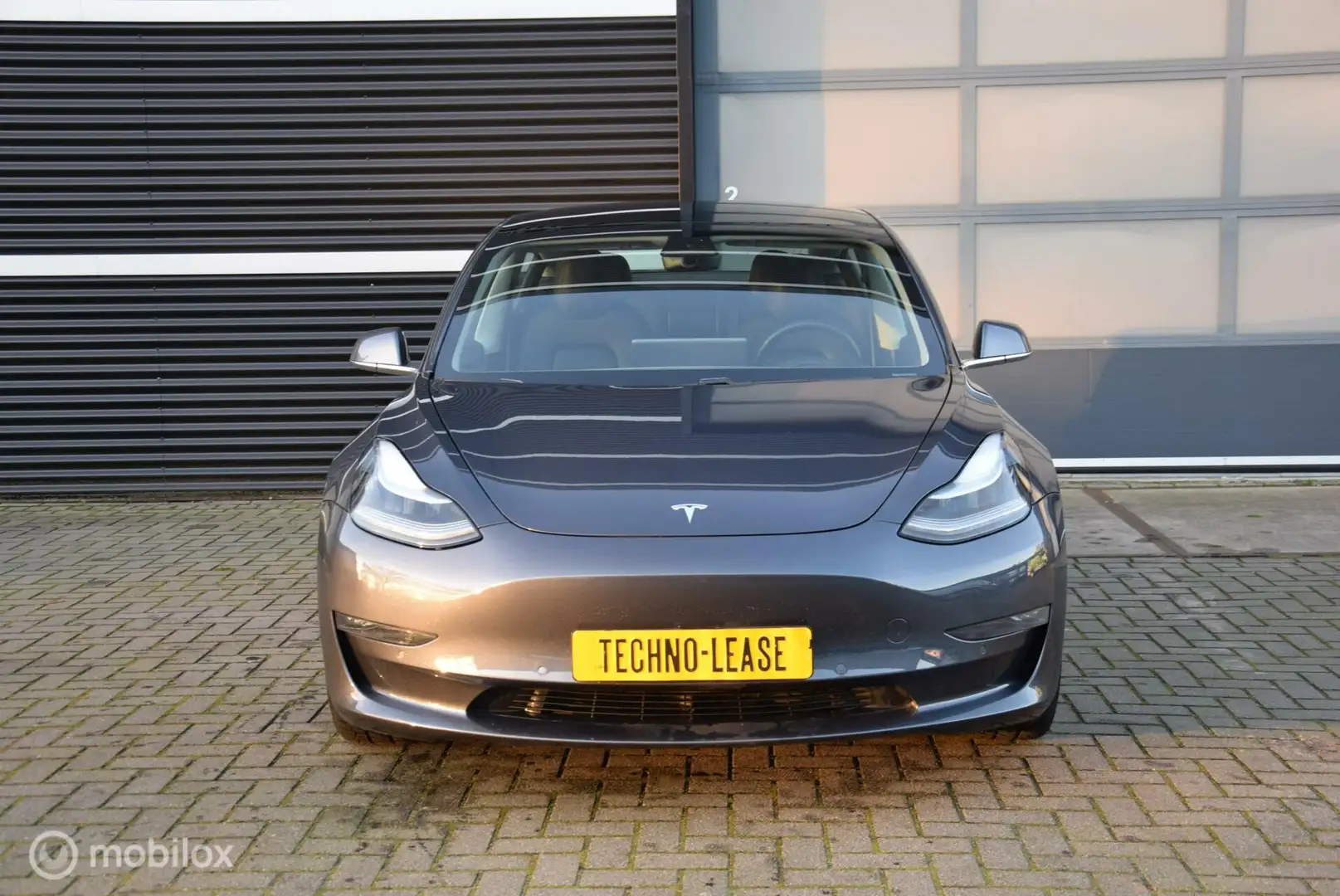 Tesla Model 3 Long Range AWD 75 kWh Gris - 2