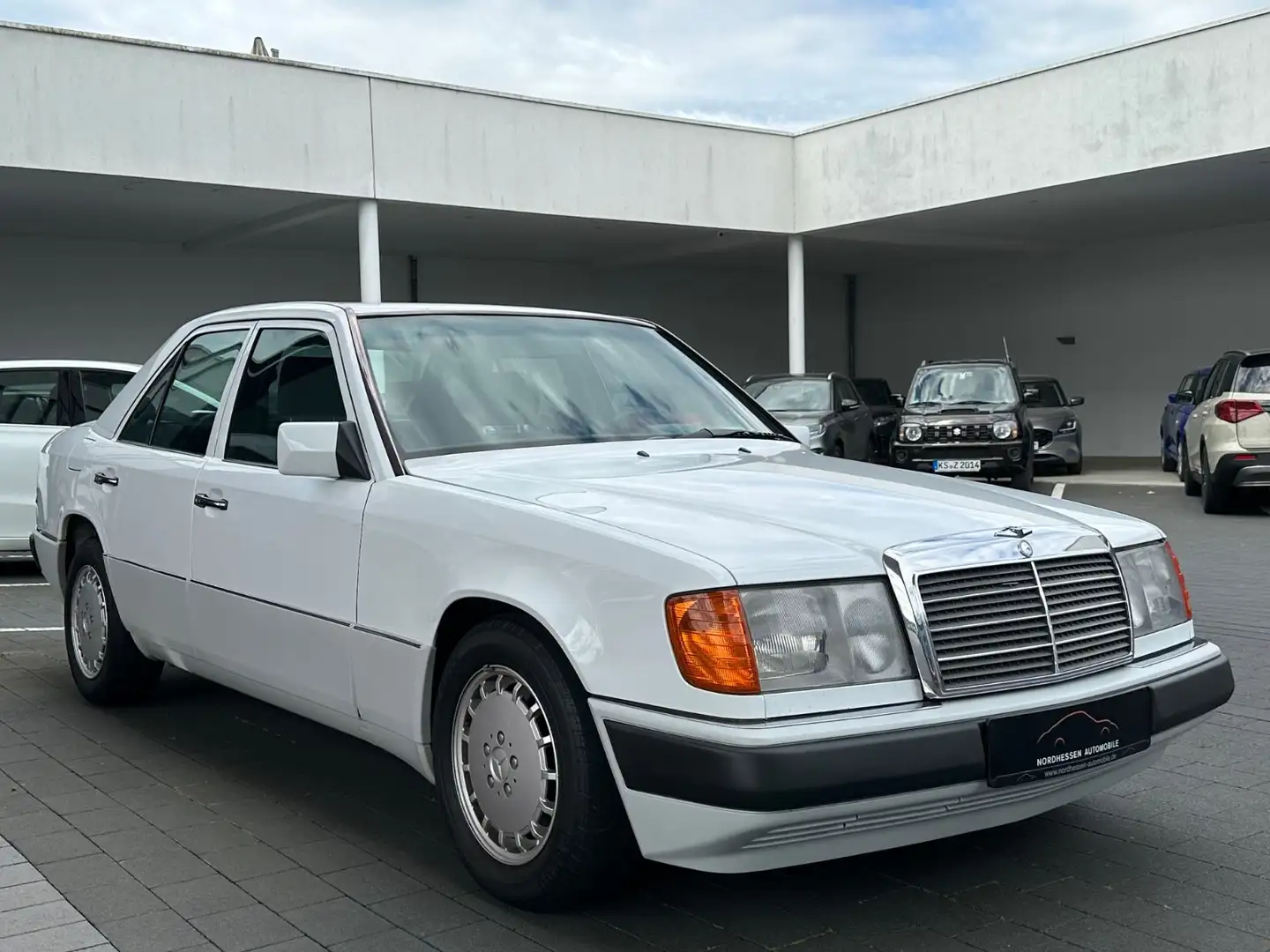 Mercedes-Benz E 320 Limousine | Schalter | Klima | TÜV NEU! Alb - 2