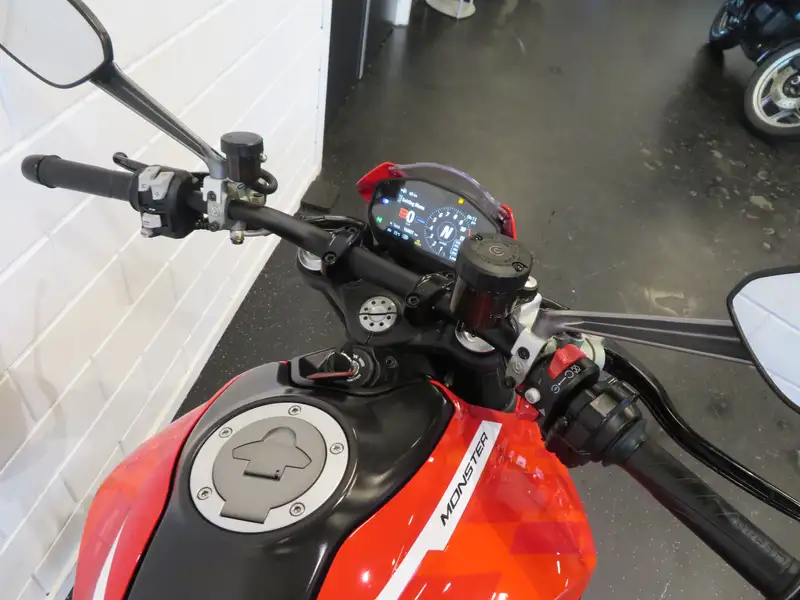 Ducati Monster 937 - foto 5