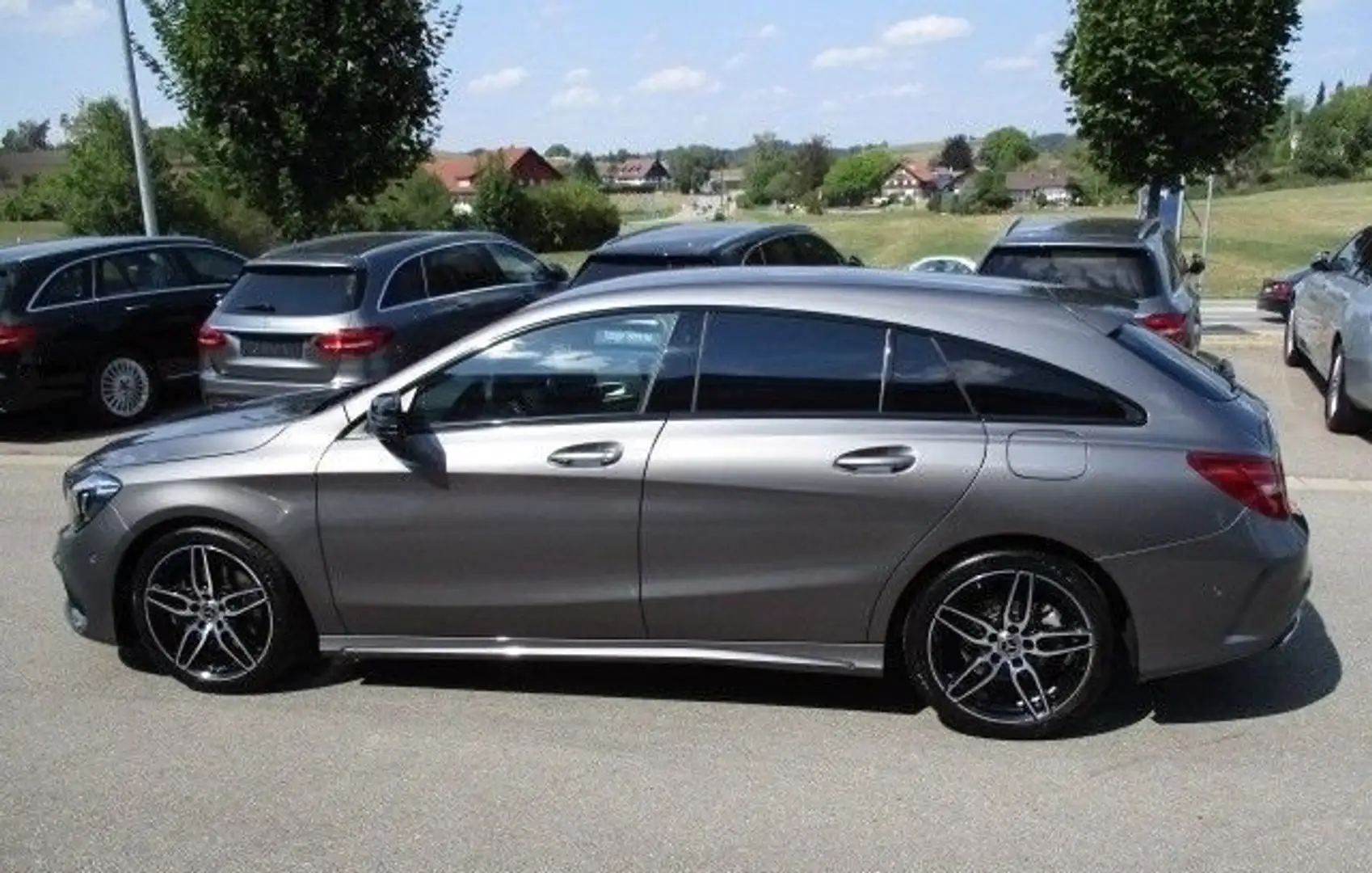 Mercedes-Benz CLA 220 CLA 220 d Shooting Brake Aut. Grau - 1