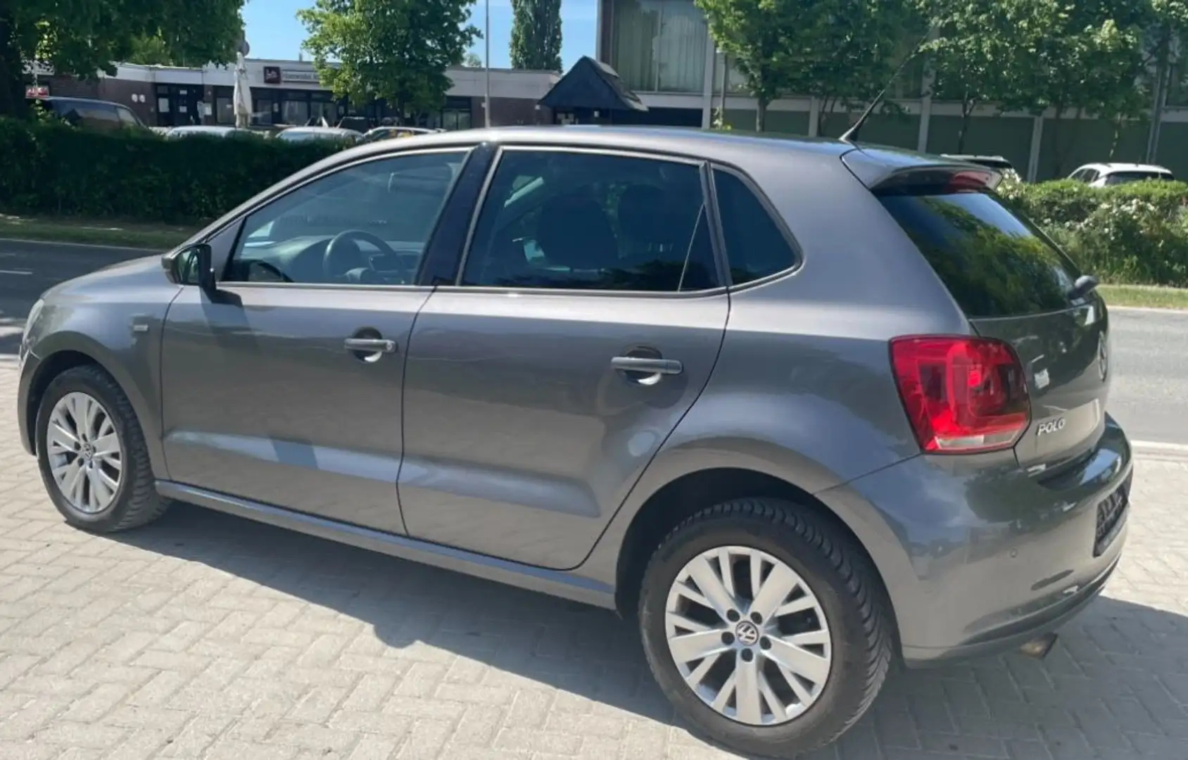 Volkswagen Polo V Life Grau - 2