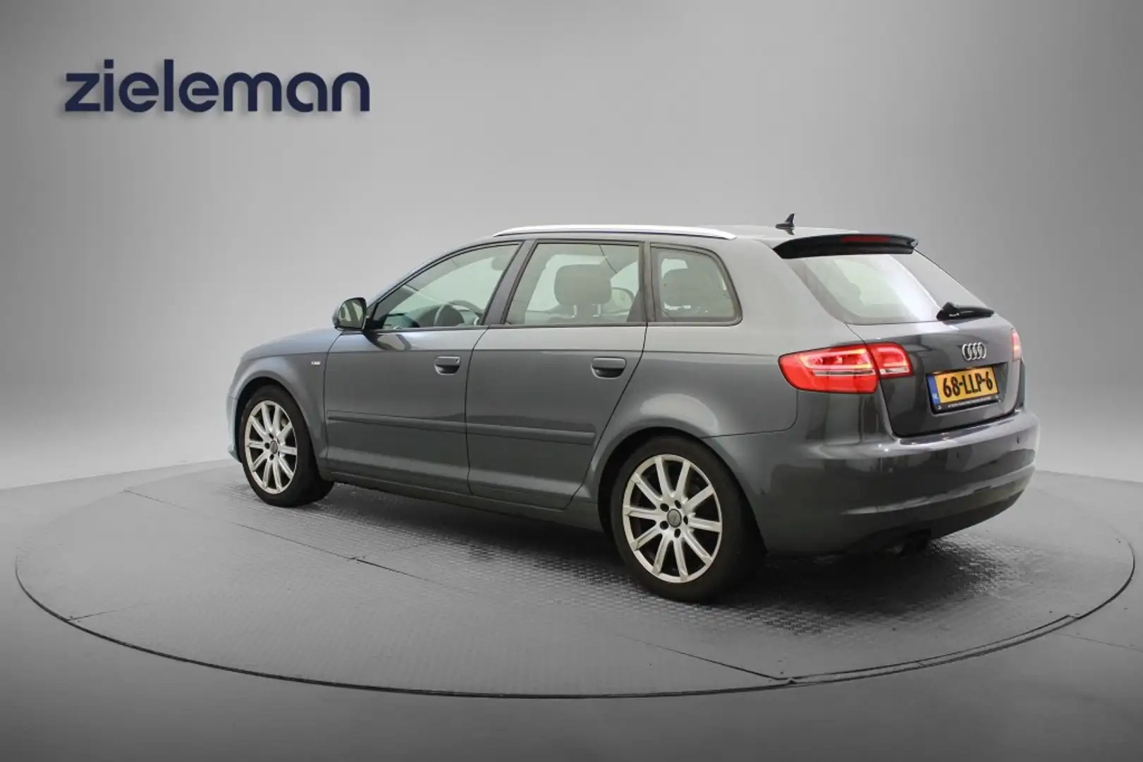 Audi A3 1.4 TFSI S-Edition Automaat - Navi, Cruise, Clima, Grijs - 2