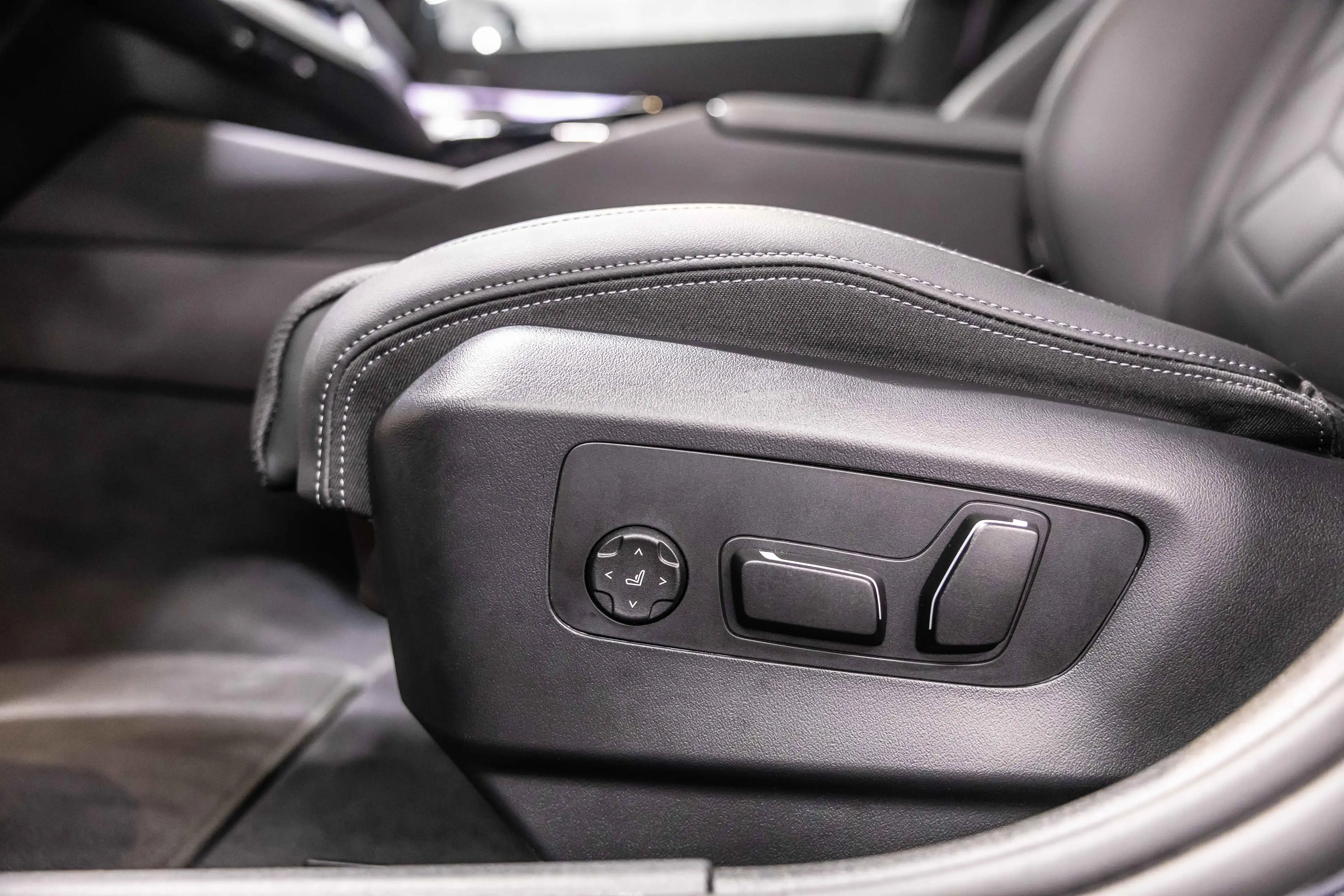 BMW i5 eDrive40 Touring M Sport Pro | PANO | Drive + | Pa — photo 14