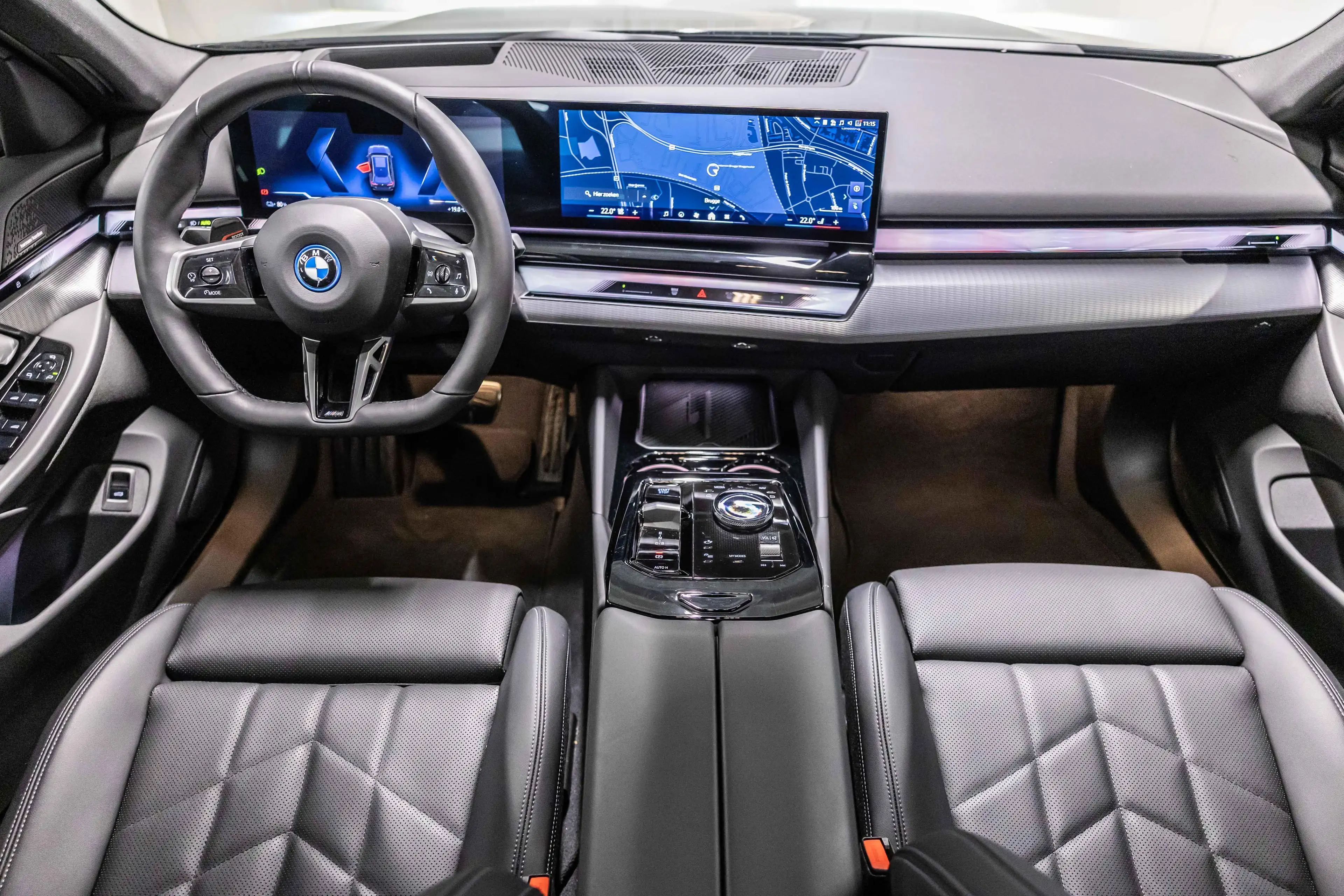 BMW i5 eDrive40 Touring M Sport Pro | PANO | Drive + | Pa — photo 9
