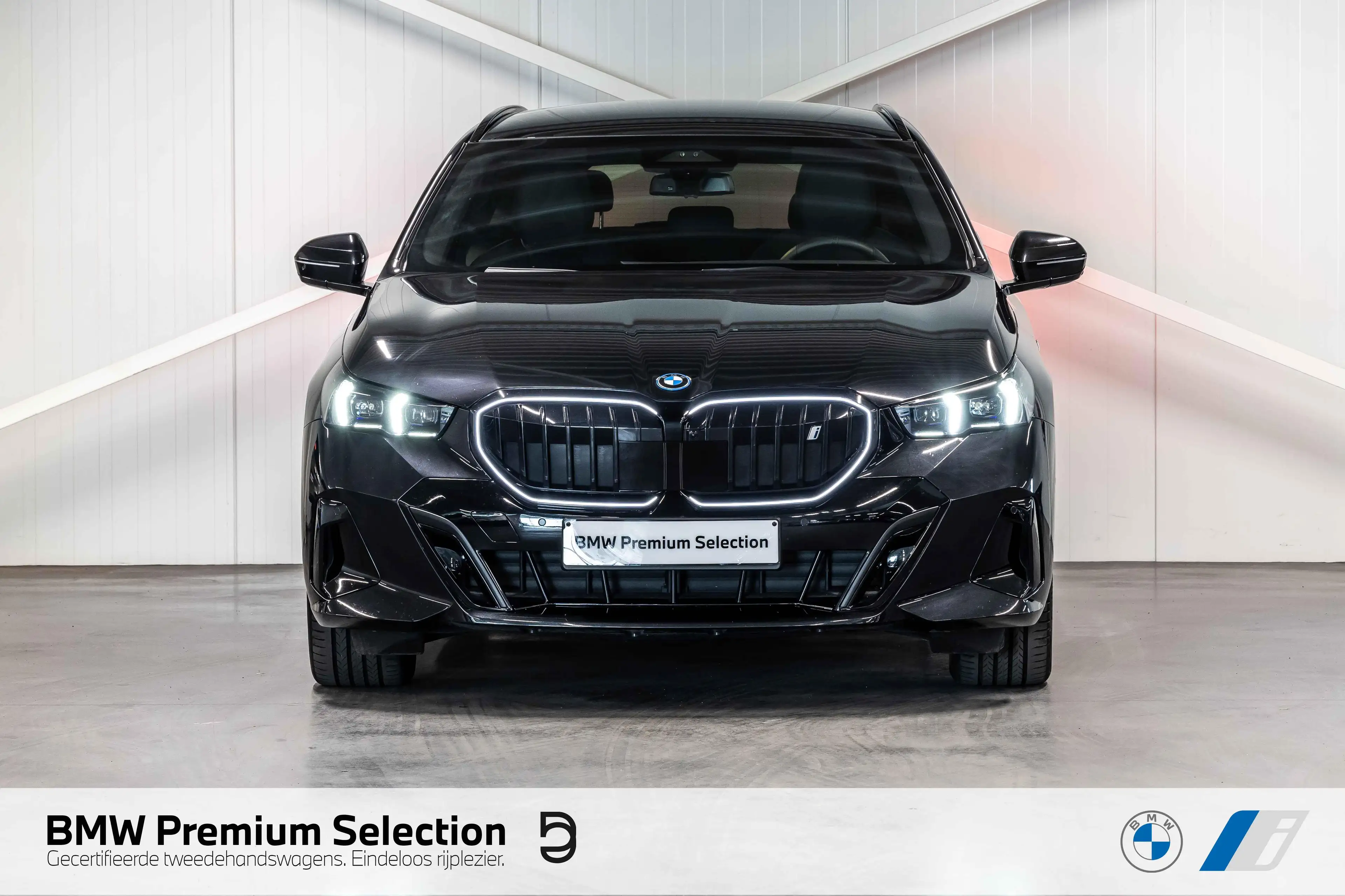 BMW i5 eDrive40 Touring M Sport Pro | PANO | Drive + | Pa — photo 2