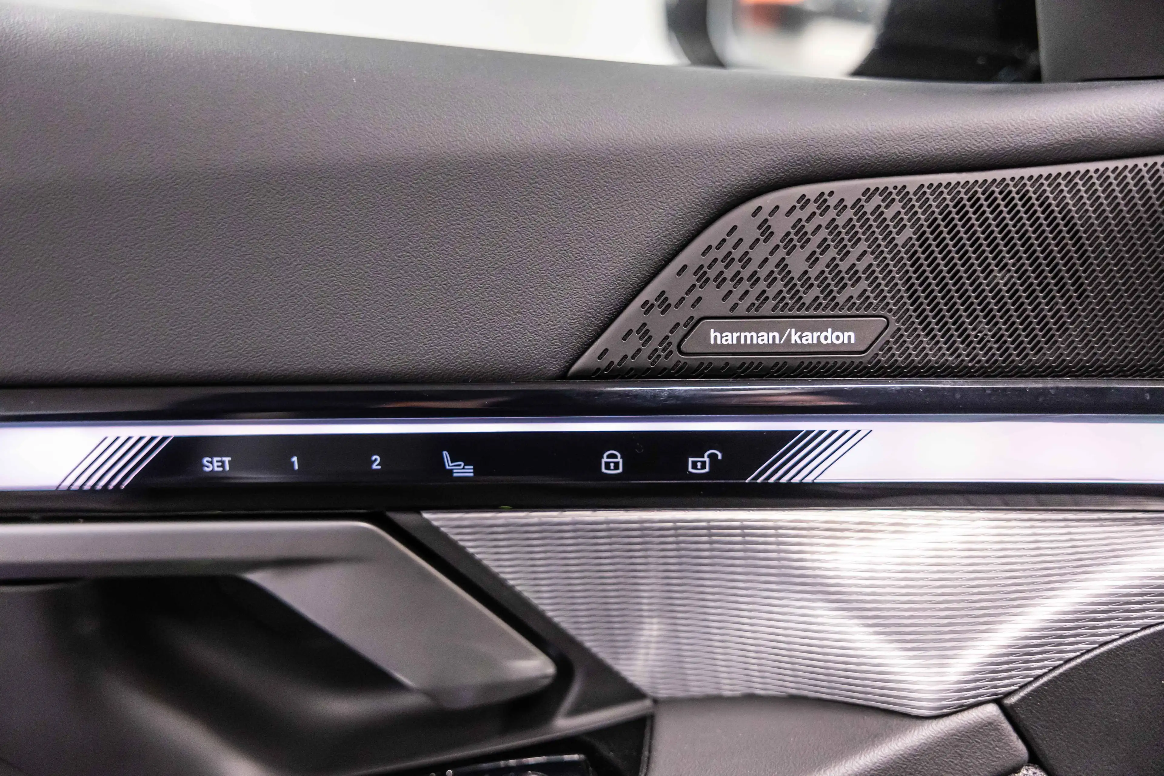 BMW i5 eDrive40 Touring M Sport Pro | PANO | Drive + | Pa — photo 12