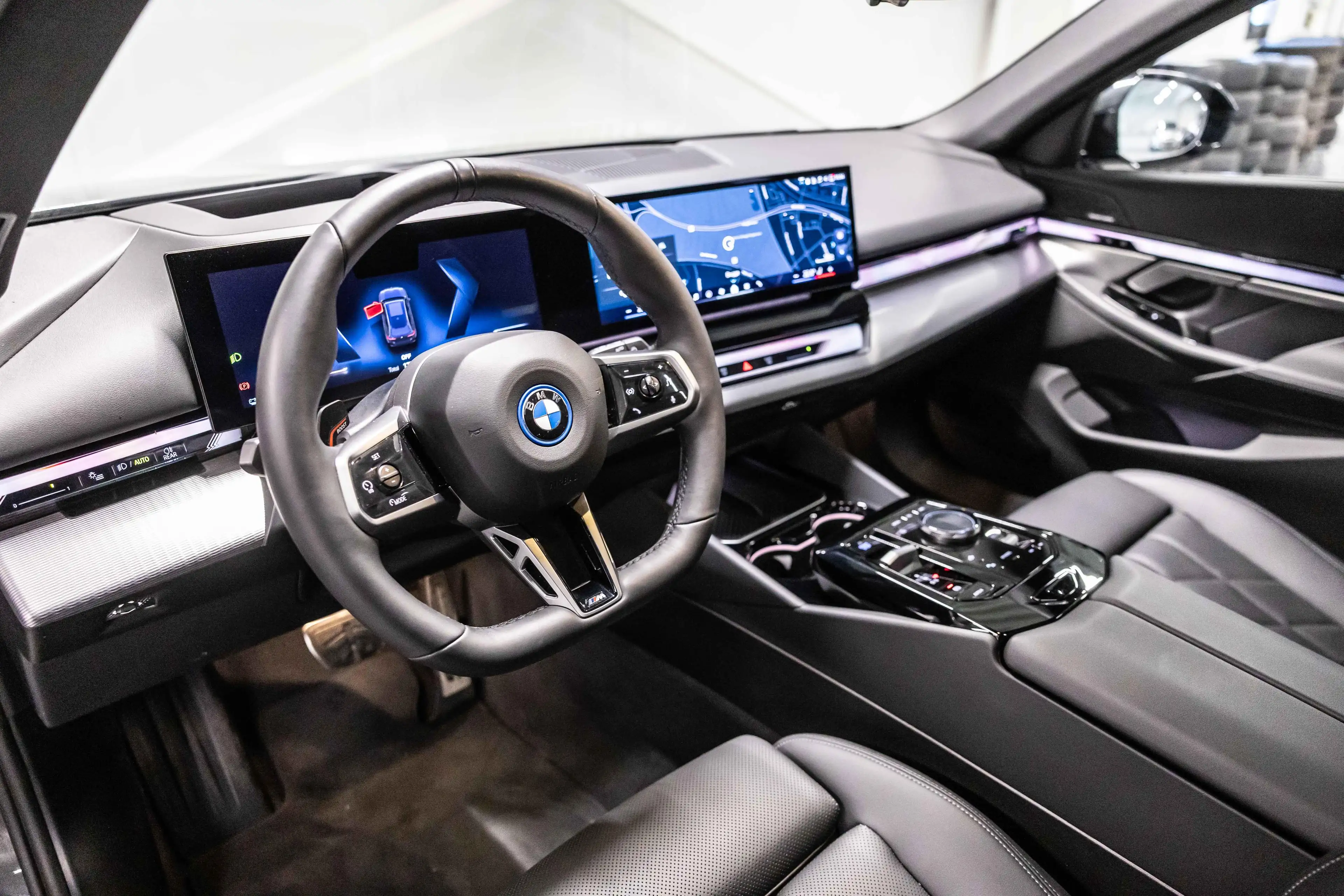 BMW i5 eDrive40 Touring M Sport Pro | PANO | Drive + | Pa — photo 8