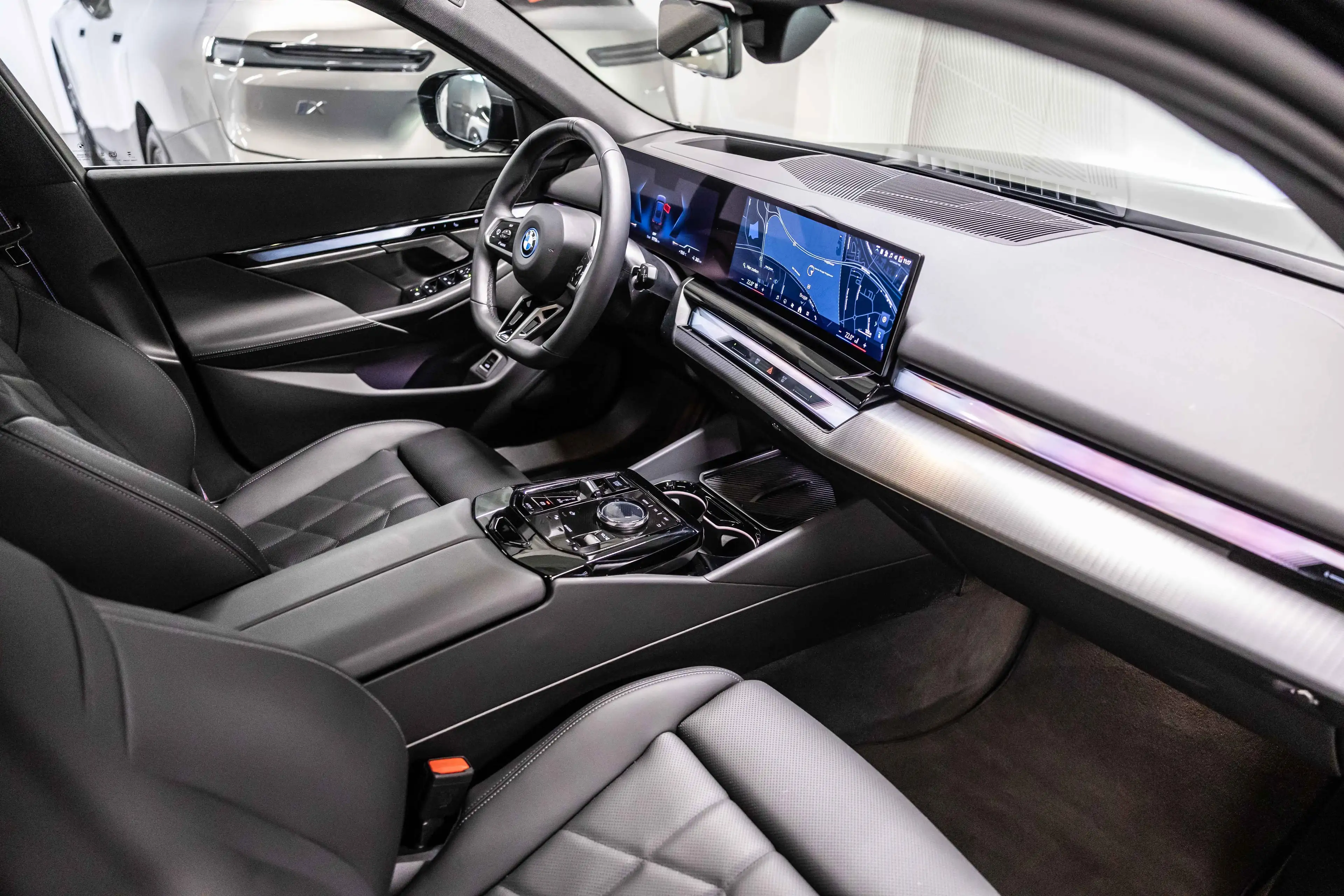 BMW i5 eDrive40 Touring M Sport Pro | PANO | Drive + | Pa — photo 10