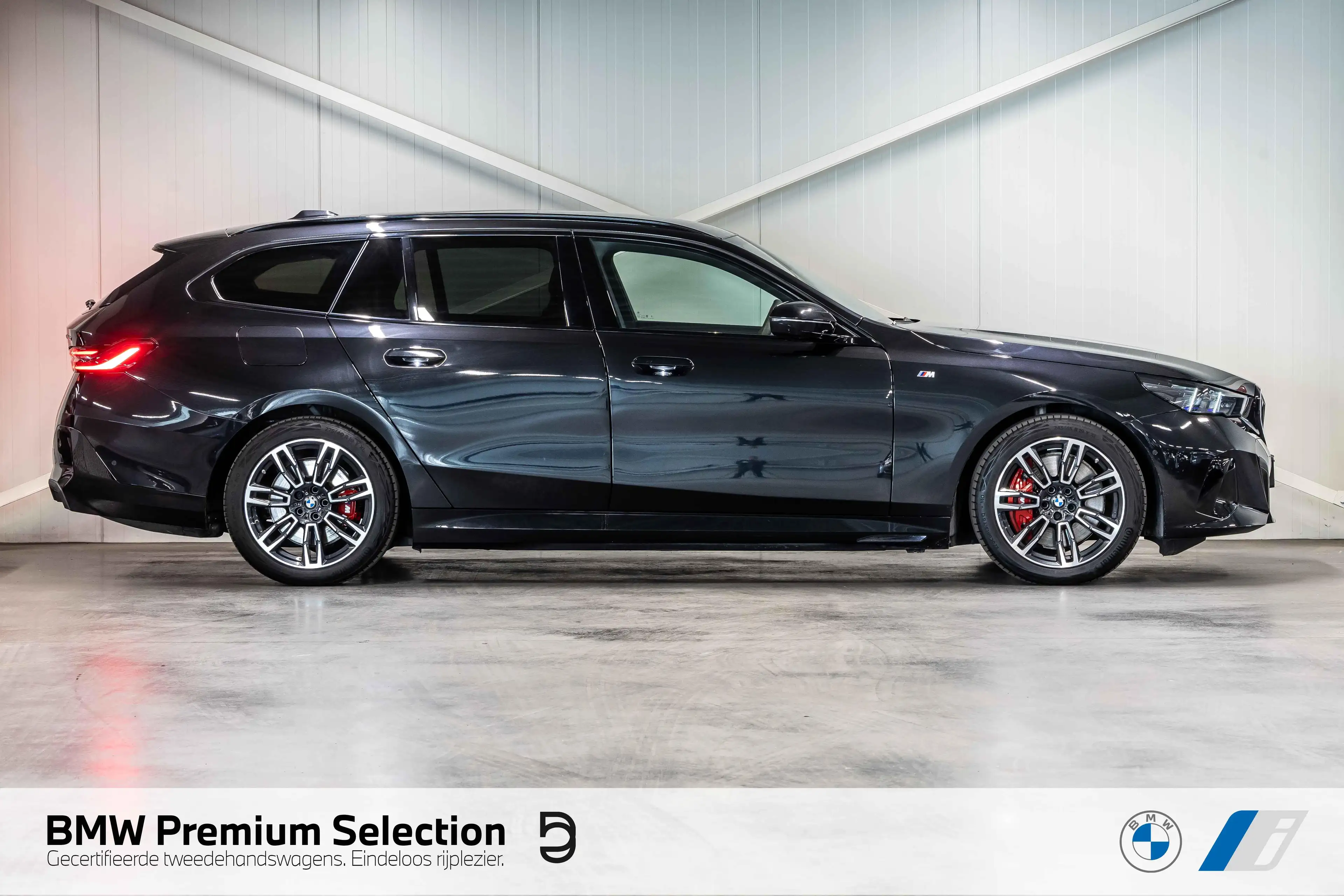BMW i5 eDrive40 Touring M Sport Pro | PANO | Drive + | Pa — photo 3