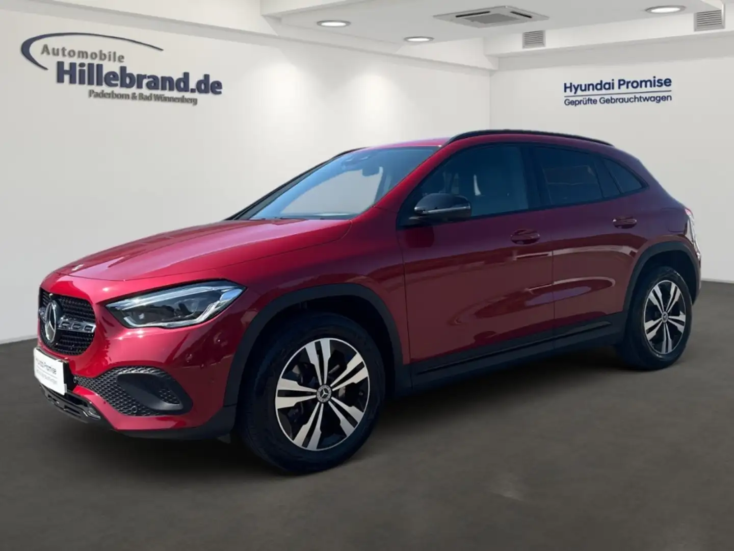 Mercedes-Benz GLA 220 -Klasse d EU6d AHK-klappbar Navi Digitales Cockpit Rood - 1