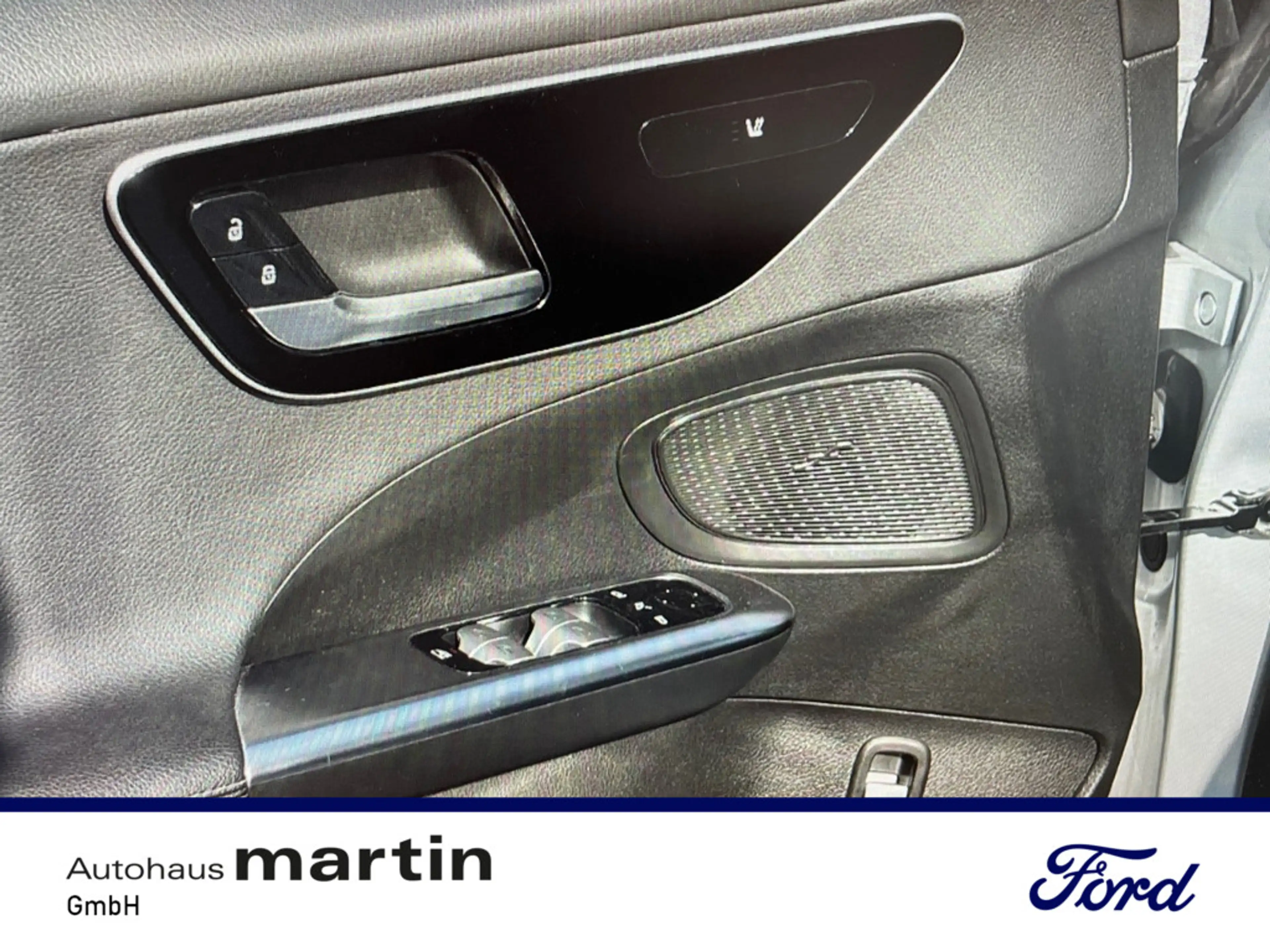 Mercedes-Benz C 180 T Avantgarde PTS KAMERA NAVI LED PANO — photo 14