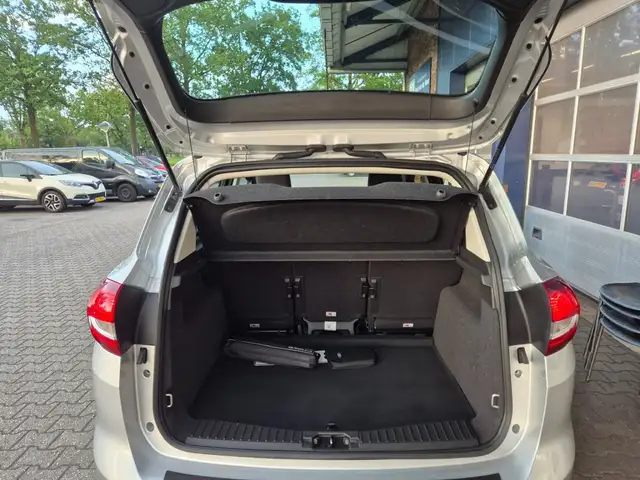 Ford C-Max view 13