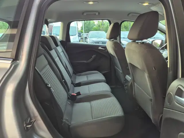 Ford C-Max view 14