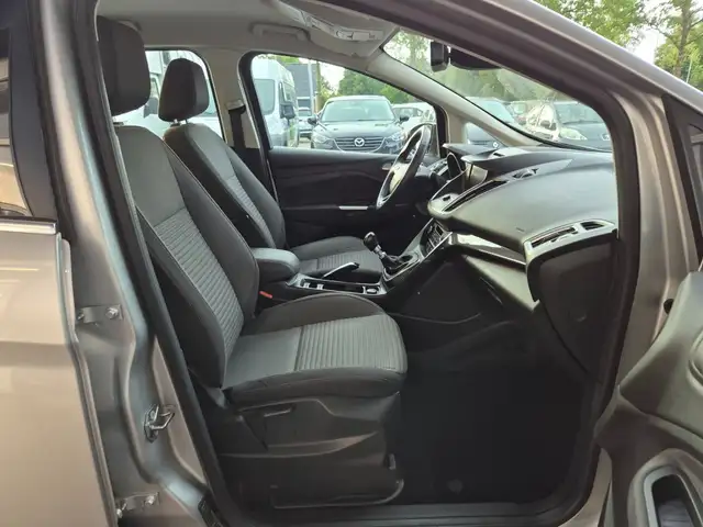 Ford C-Max view 15