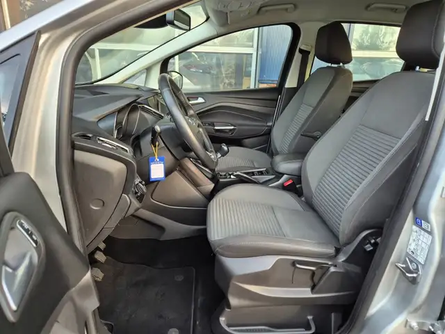 Ford C-Max view 11