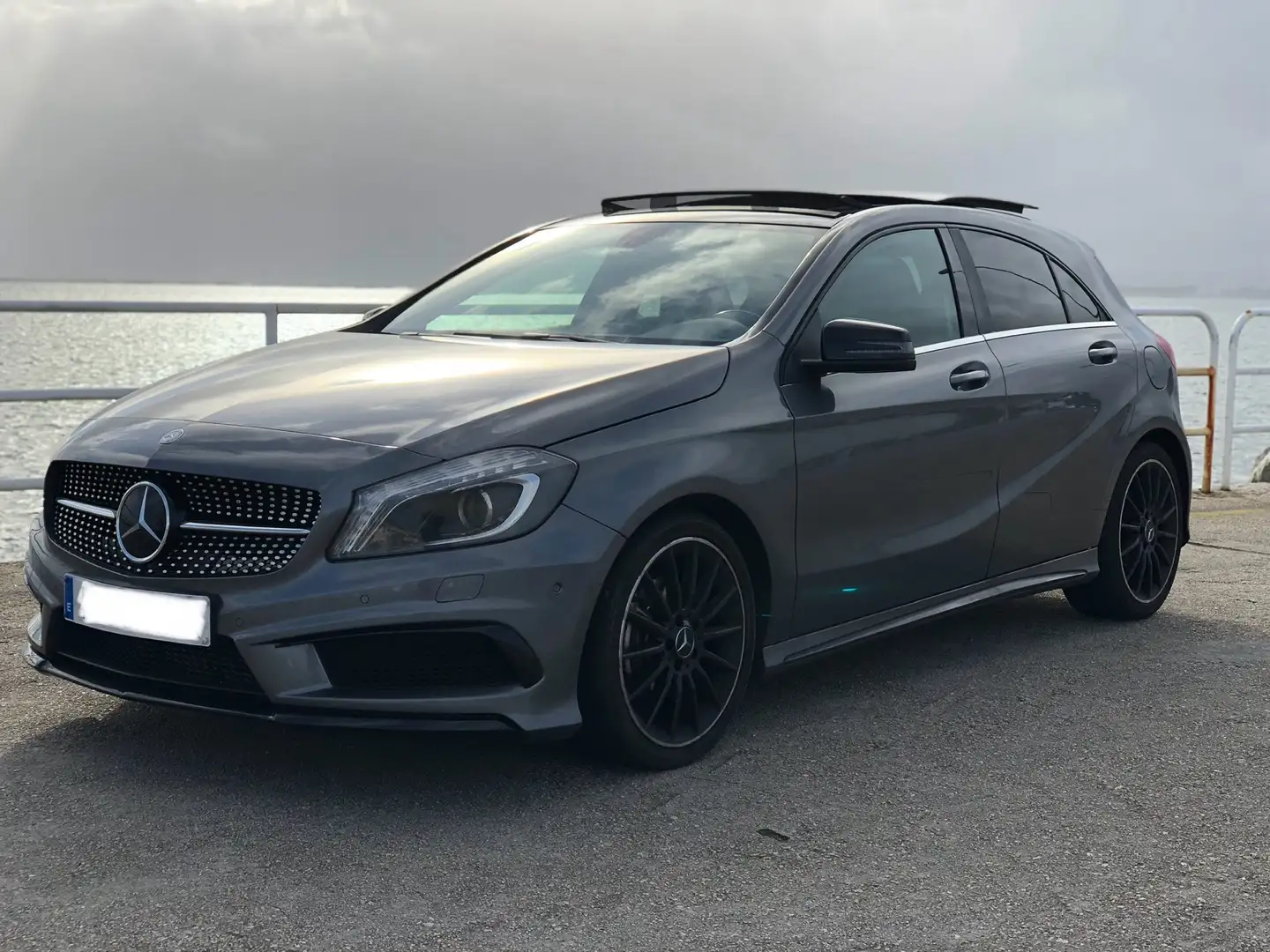 Mercedes-Benz A 200 CDI AMG Gris - 2