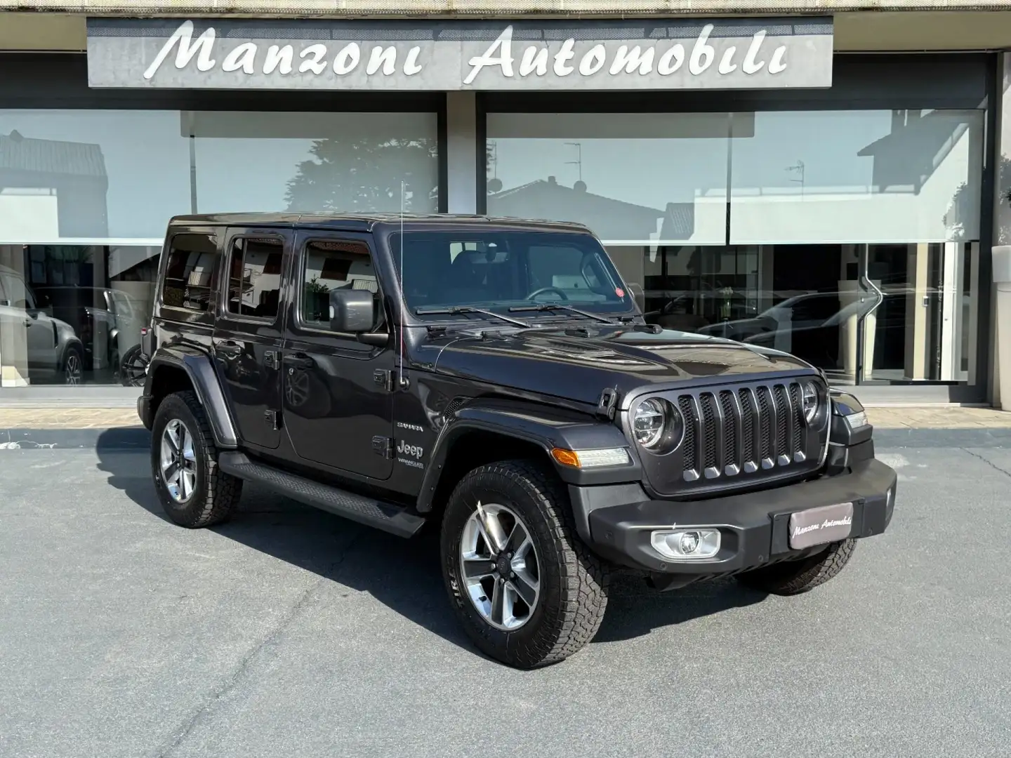 Jeep Wrangler Unlimited 2.2 Mjt II Sahara Grijs - 1
