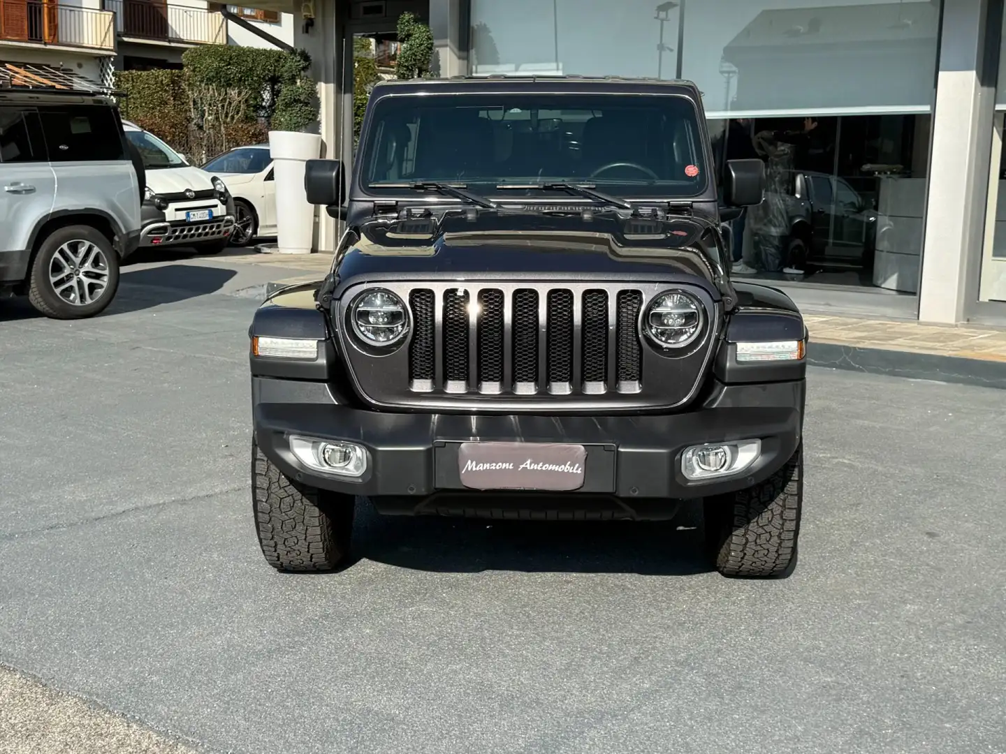 Jeep Wrangler Unlimited 2.2 Mjt II Sahara Grijs - 2