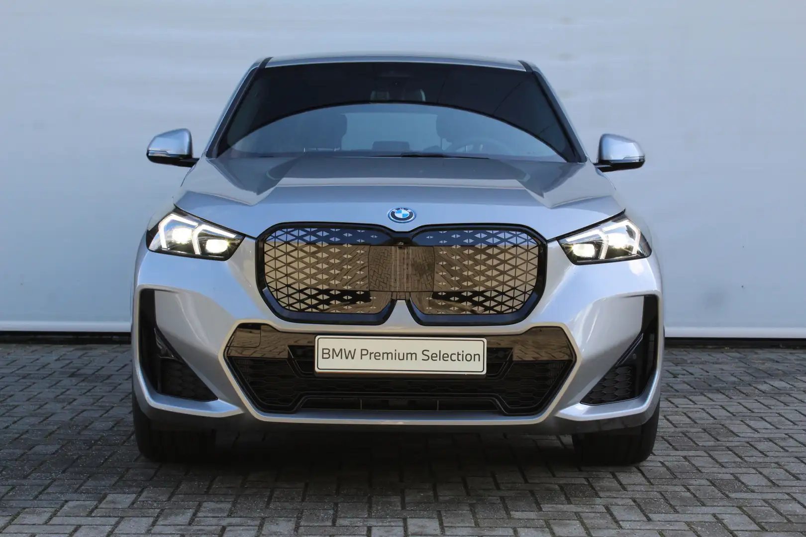 BMW iX1 eDrive20 M Sport / Adaptieve LED / Sportstoelen / Argent - 2