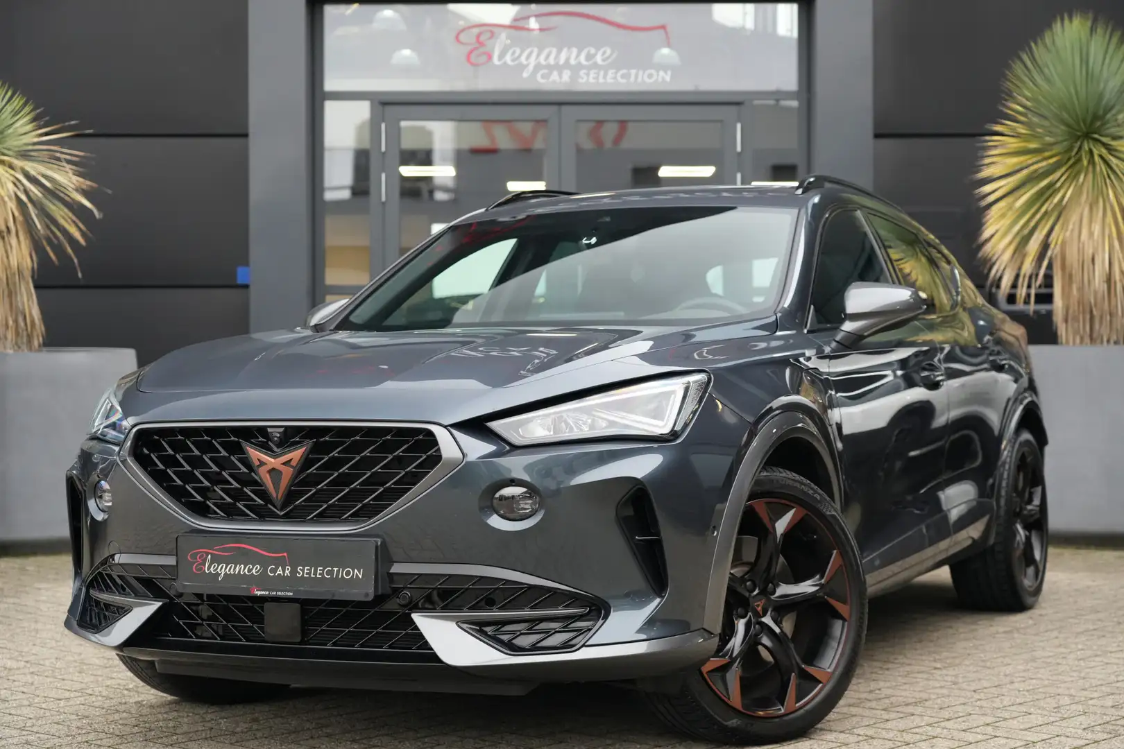 CUPRA Formentor 1.4 e-Hybrid VZ Copper Edition 245pk Panoramadak/T Grijs - 1