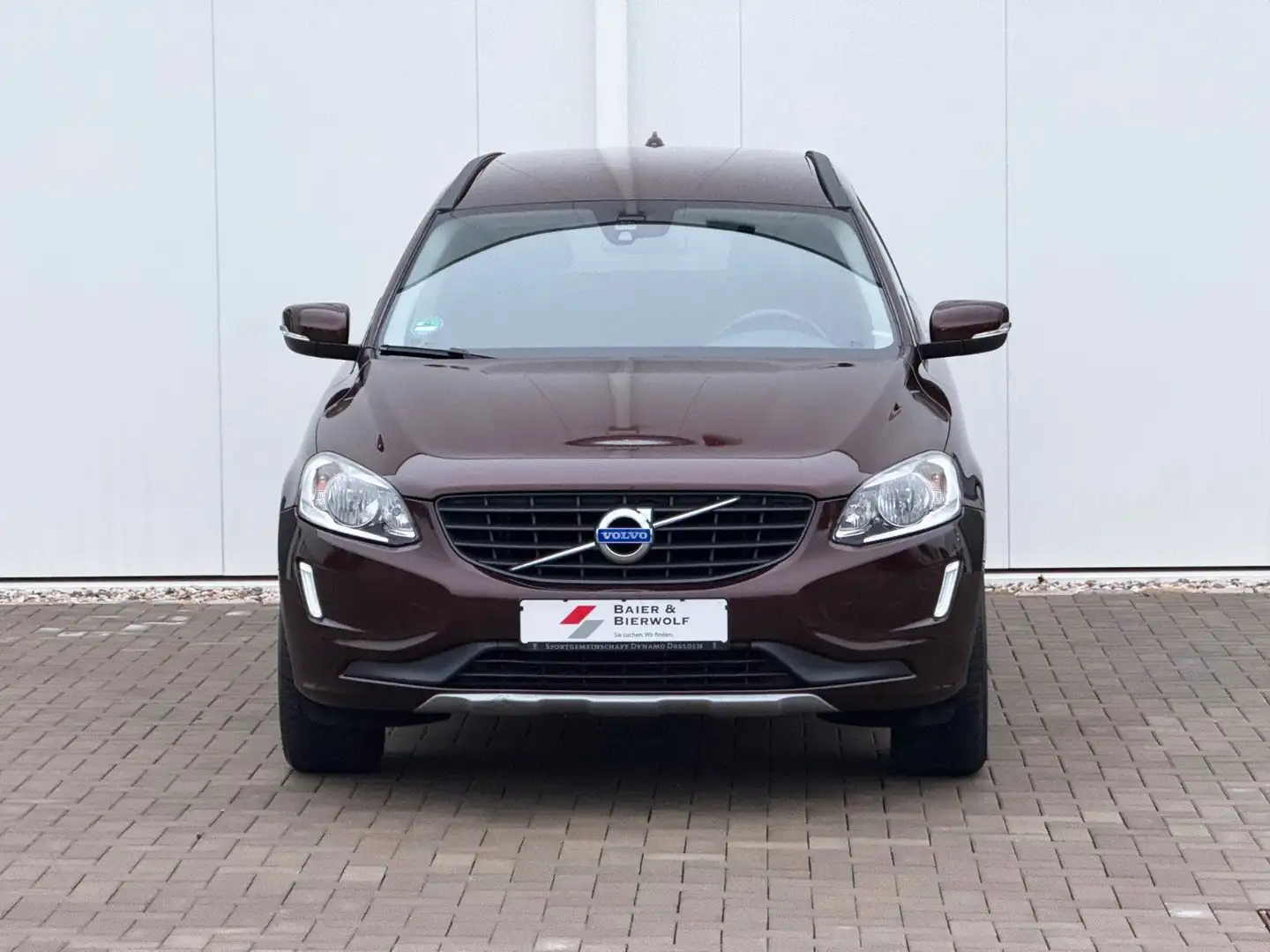 Volvo XC60 D4 Kinetic 2WD 190PS DIESEL AUTOM. PDC AHK Brun - 2