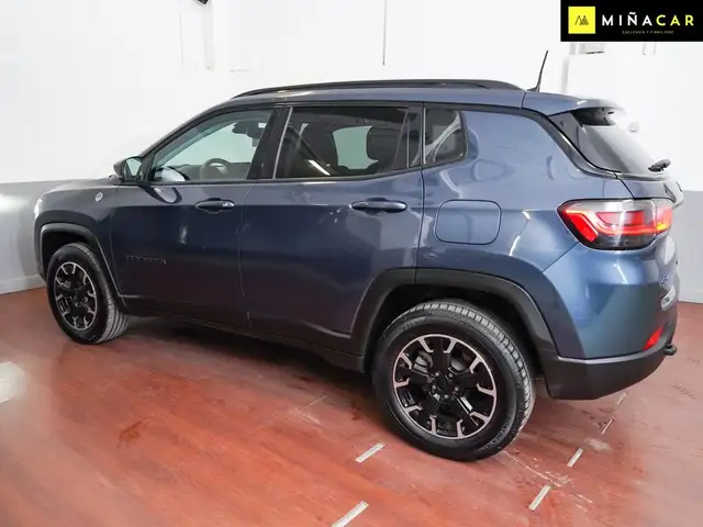Jeep Compass view 4