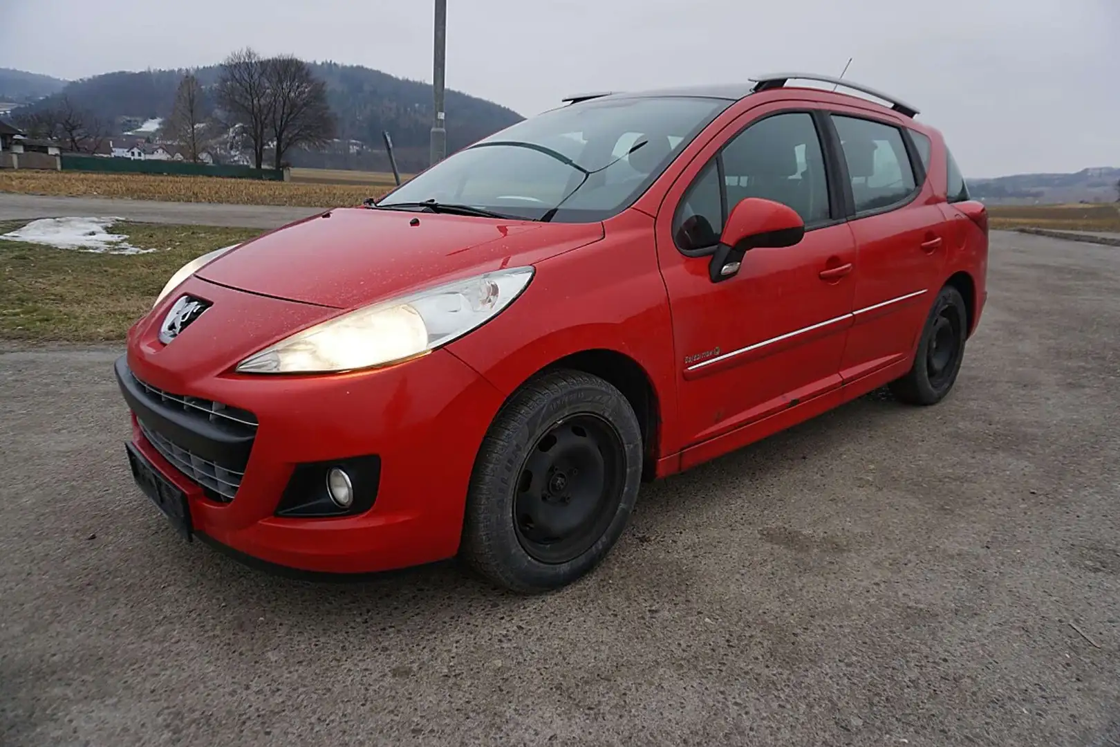 Peugeot 207 SW Ö3-Edition 1,4 16V VTi 100 Rot - 2