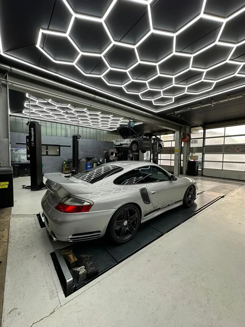 Porsche 996 911 Carrera 4 Coupé - 2