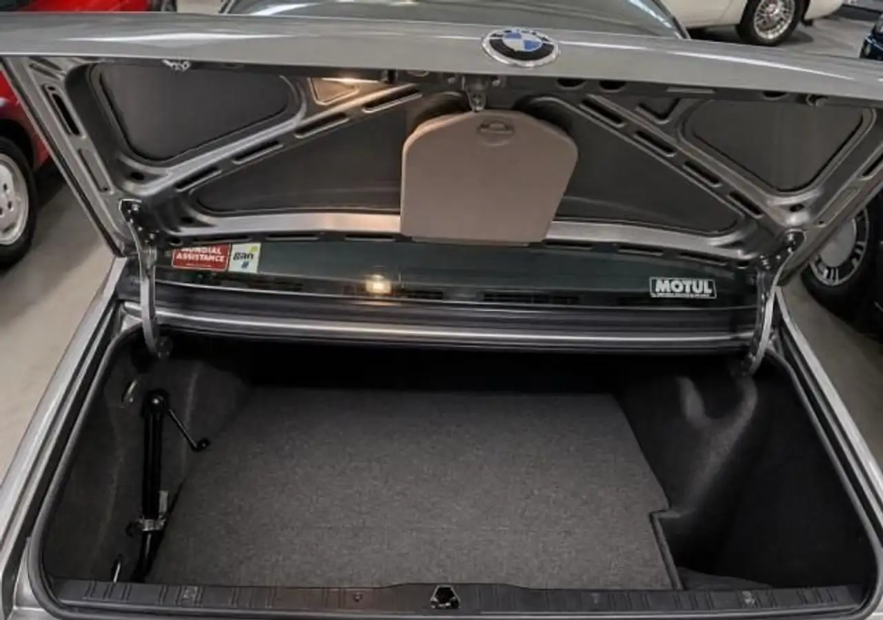 BMW 316 i, foto 8