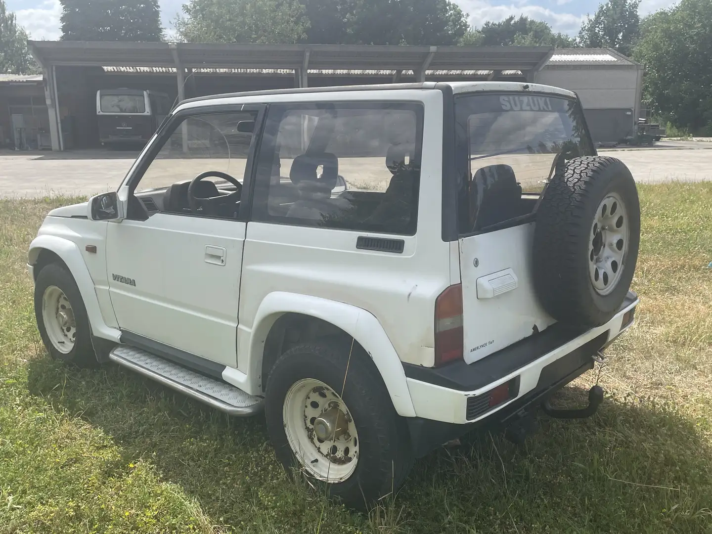 Suzuki Vitara 1.6 Essence Pack Sport body kit Wit - 2