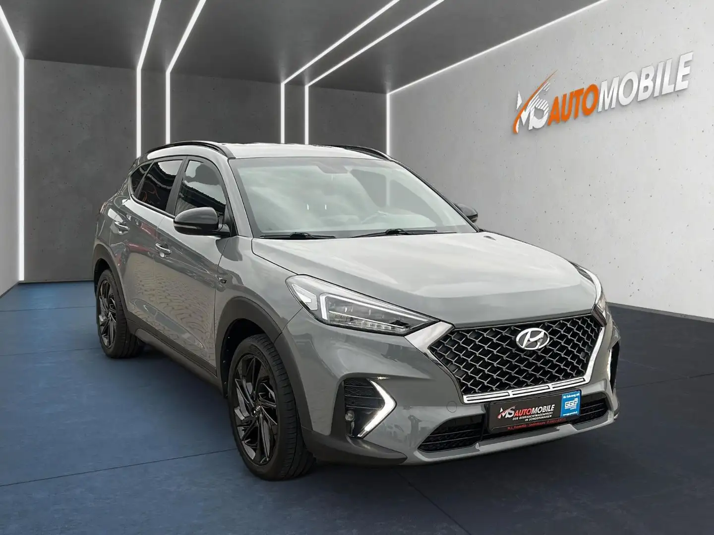 Hyundai TUCSON N Line 2WD+LED+KAMERA+WINTER.P+NAVI+DAB Gris - 2