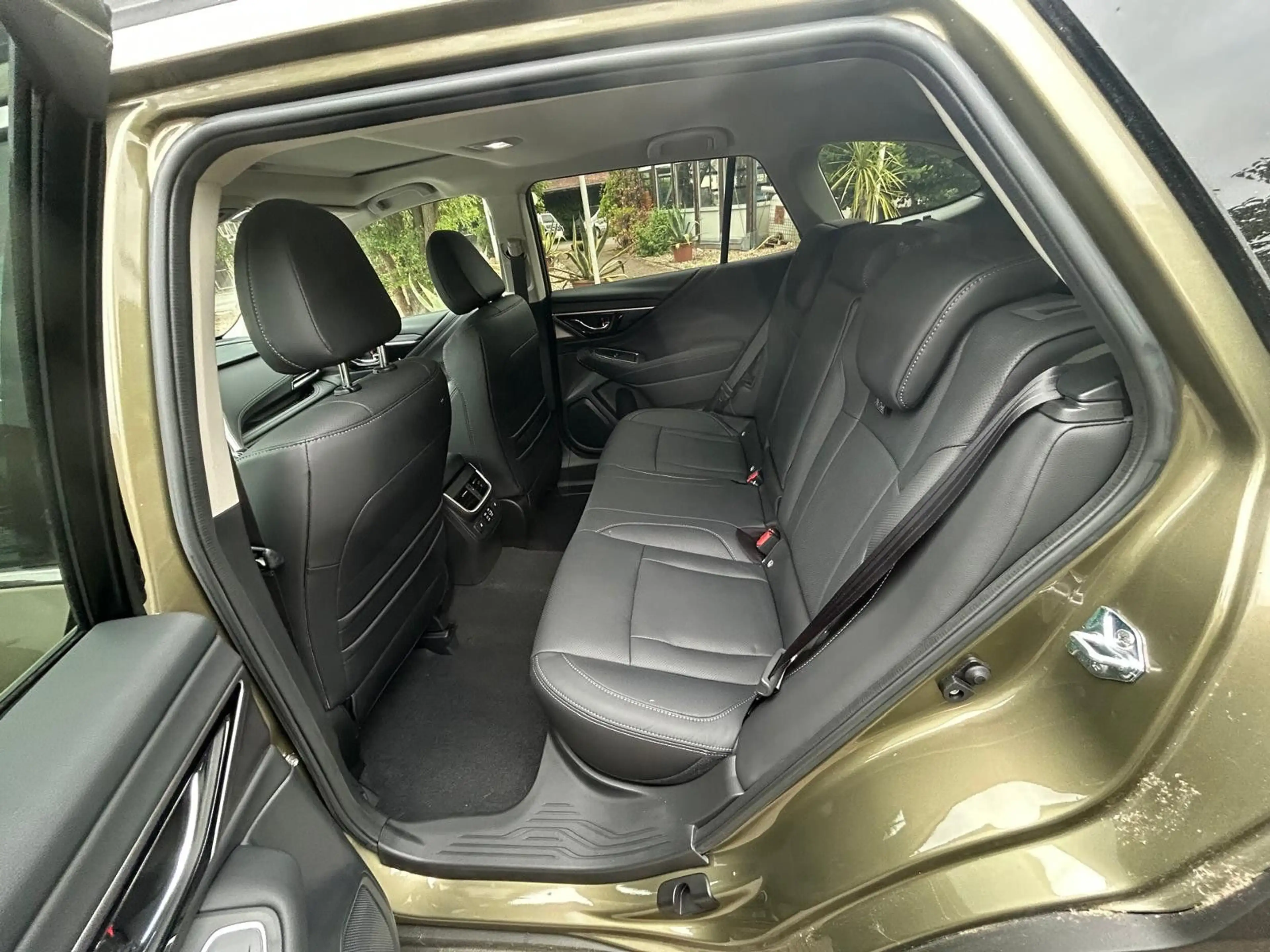 Subaru OUTBACK 2.5i Platinum Lineartronic*Action Juli** — photo 12