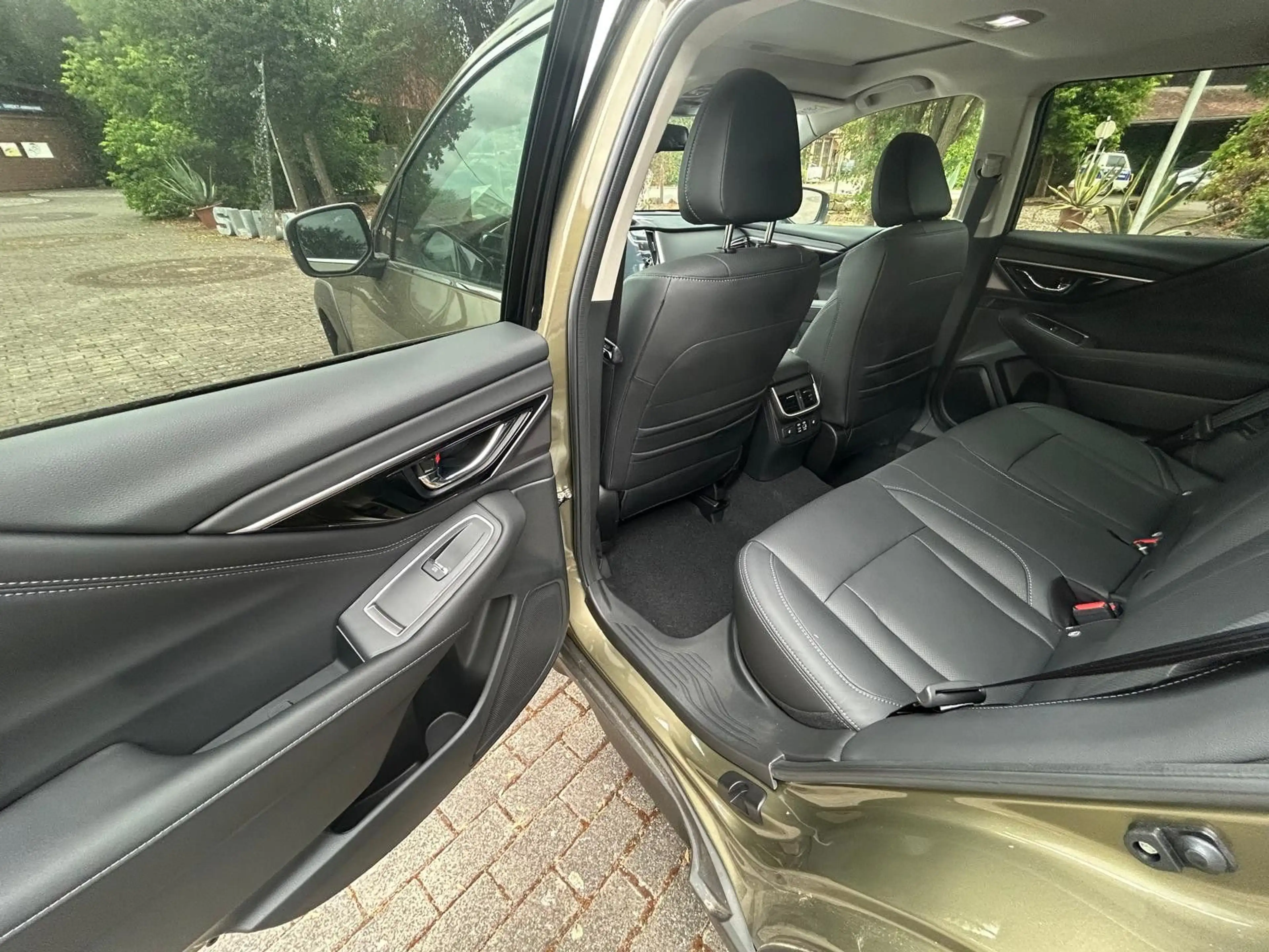 Subaru OUTBACK 2.5i Platinum Lineartronic*Action Juli** — photo 11